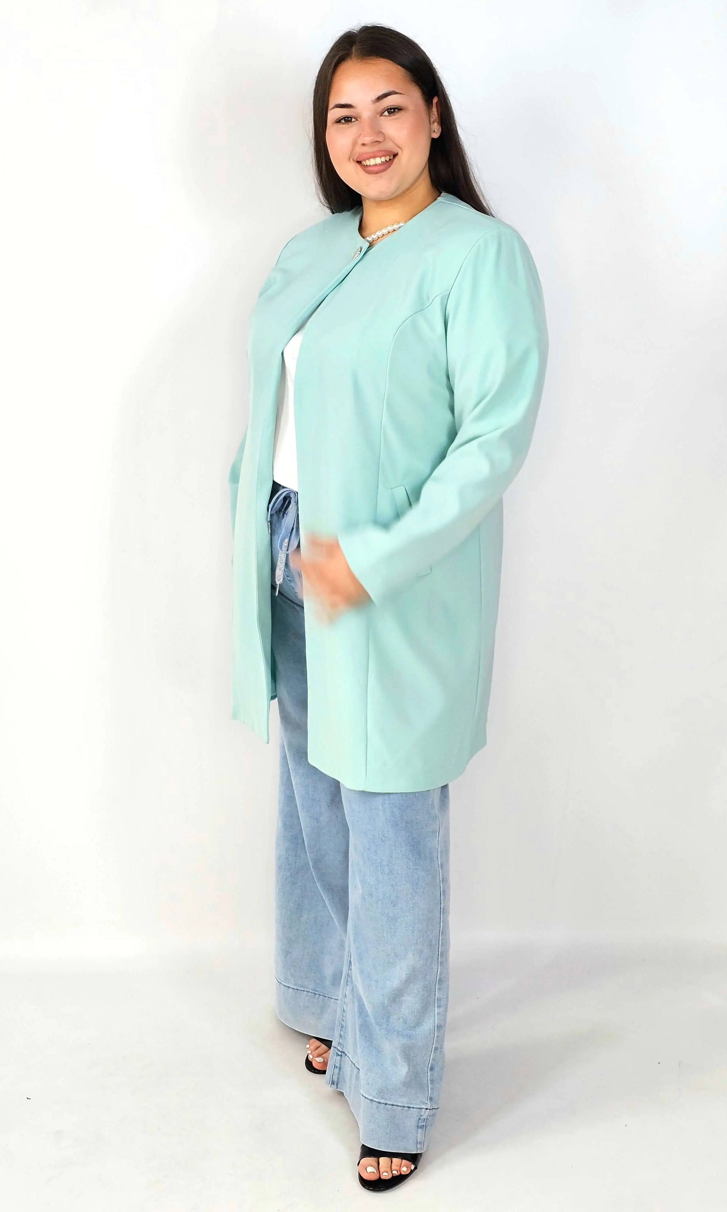 Przedłużana Marynarka Plus Size – Szyk i Komfort w Jednym | StylowaXL Stylowa XL