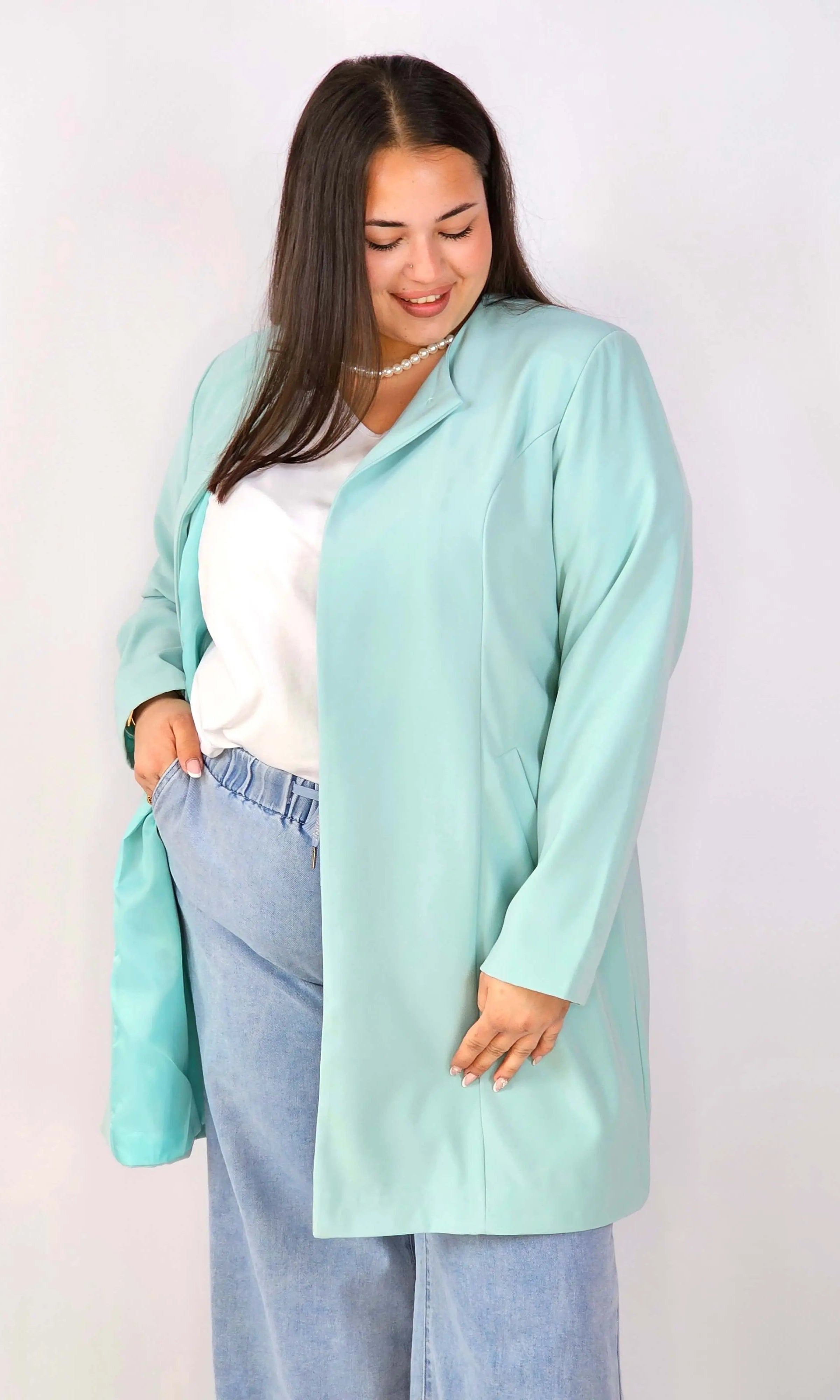 Przedłużana Marynarka Plus Size – Szyk i Komfort w Jednym | StylowaXL Stylowa XL