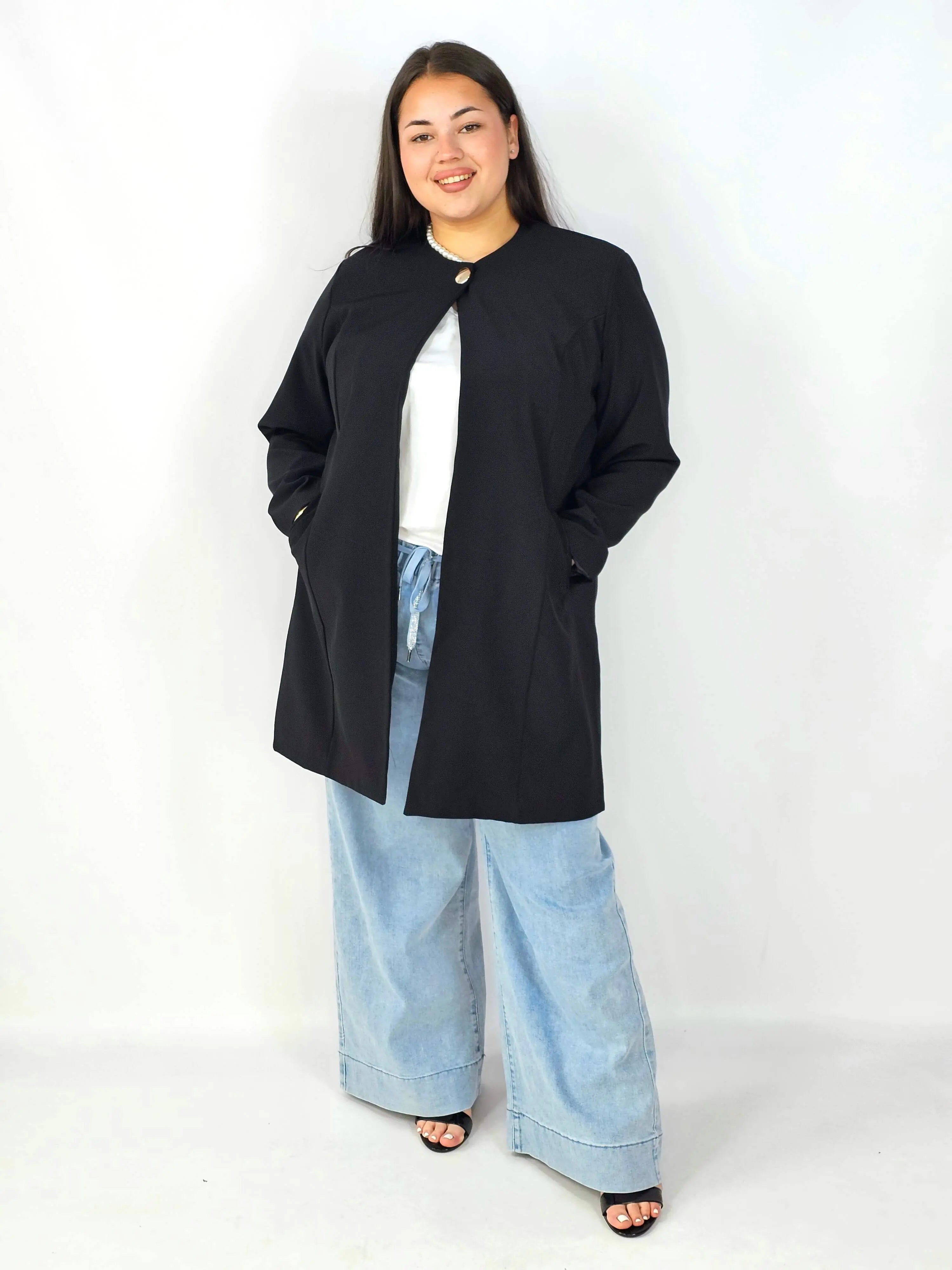 Przedłużana Marynarka Plus Size – Szyk i Komfort w Jednym | StylowaXL Stylowa XL