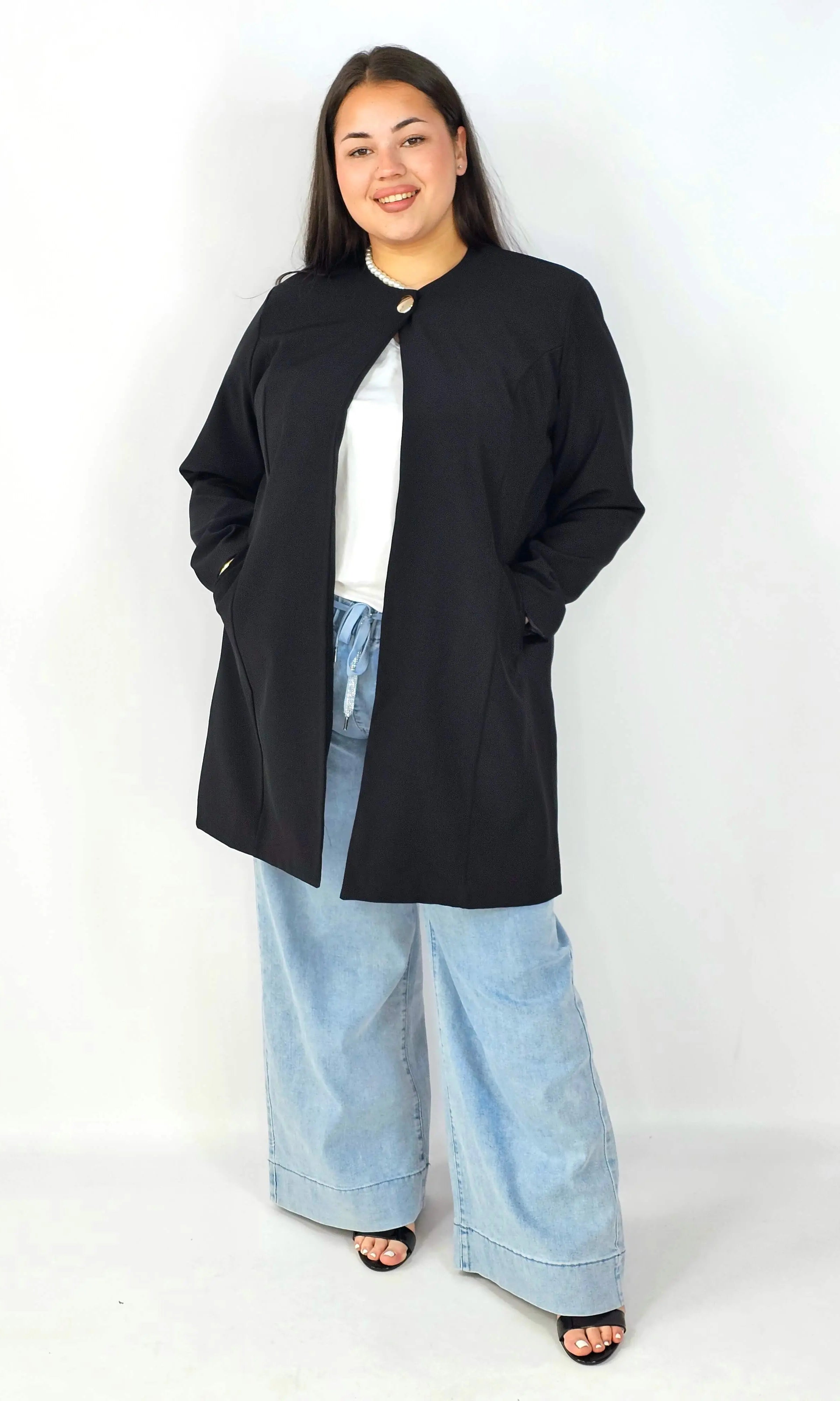 Przedłużana Marynarka Plus Size – Szyk i Komfort w Jednym | StylowaXL Stylowa XL