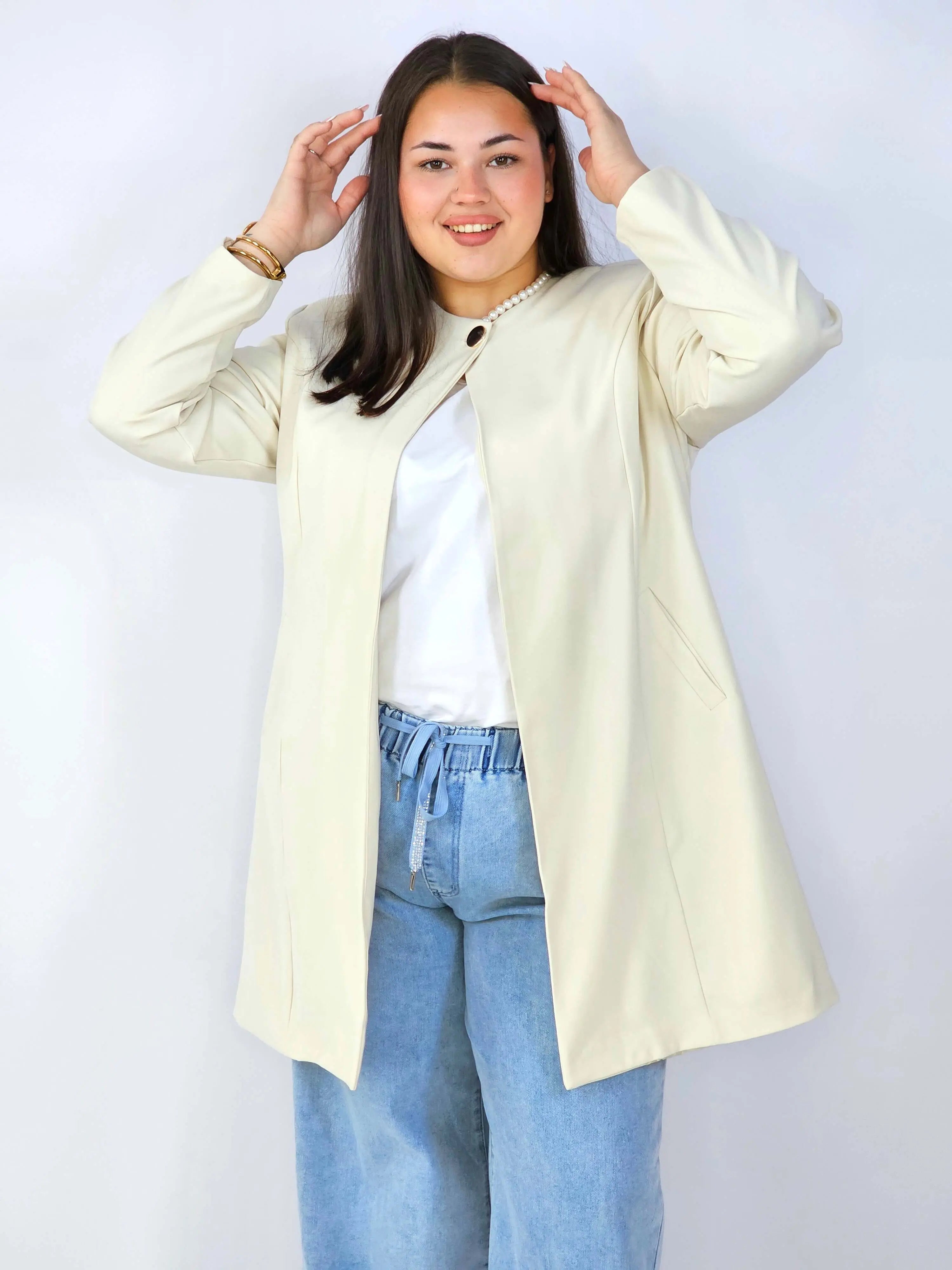 Przedłużana Marynarka Plus Size – Szyk i Komfort w Jednym | StylowaXL Stylowa XL