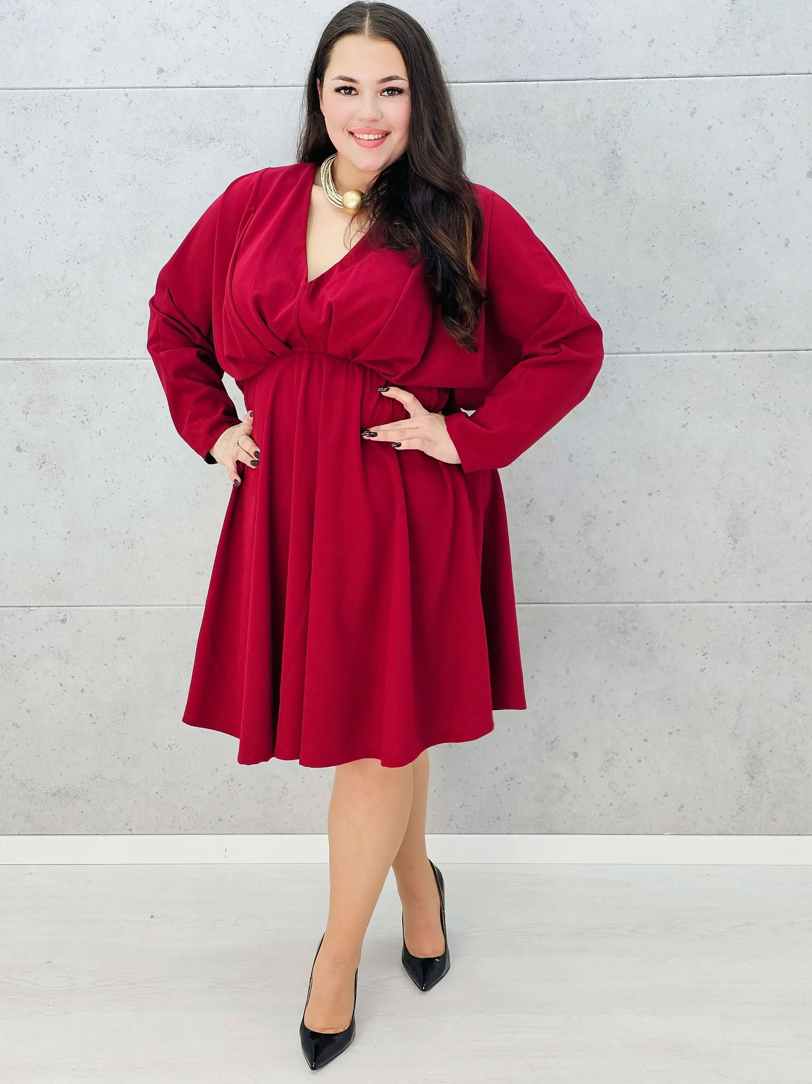 Sukienka plus size bordowa elegancka - na święta i urodziny