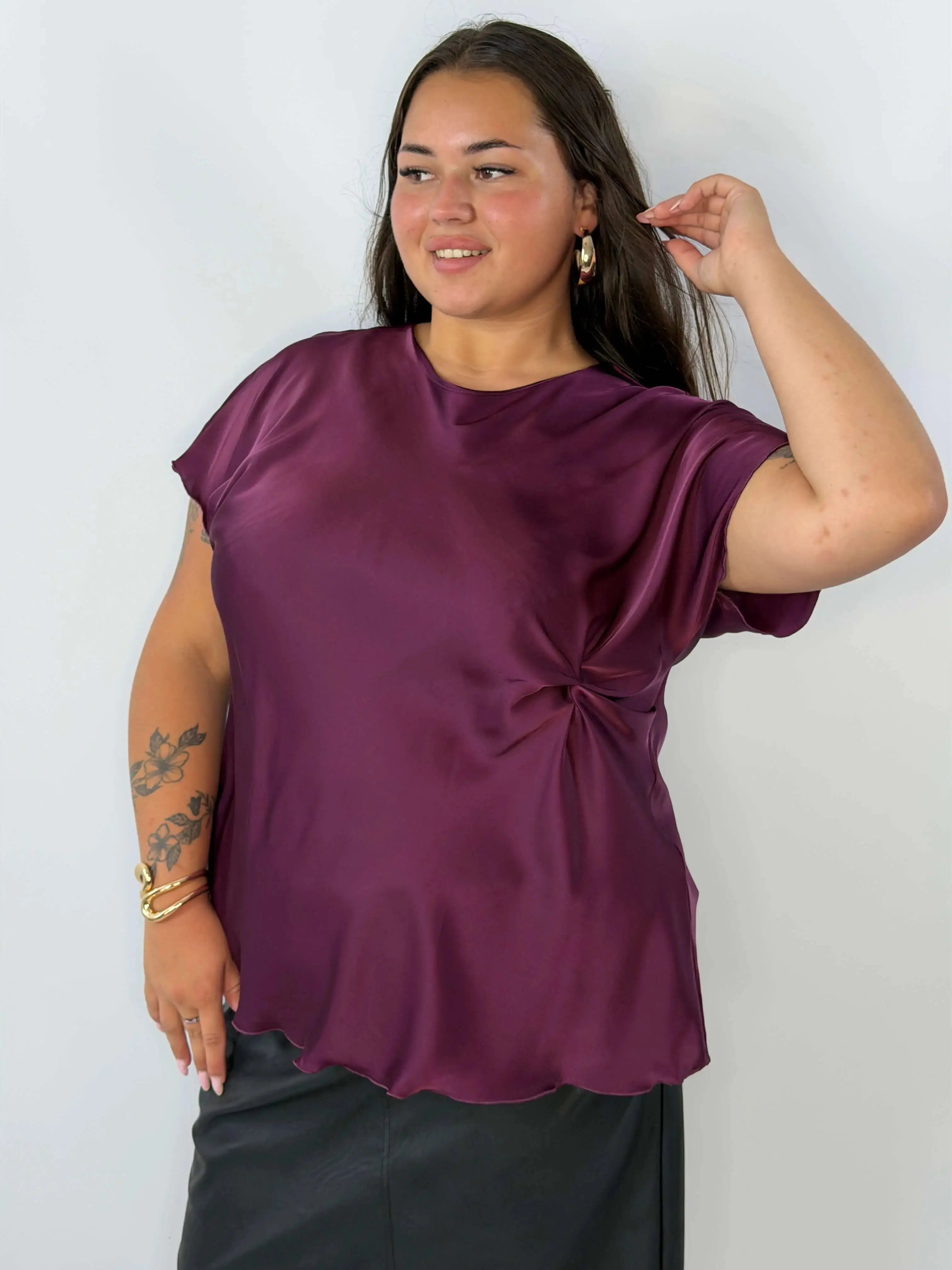 Satynowa bluzka Plus Size z ozdobnym marszczeniem Stylowa XL
