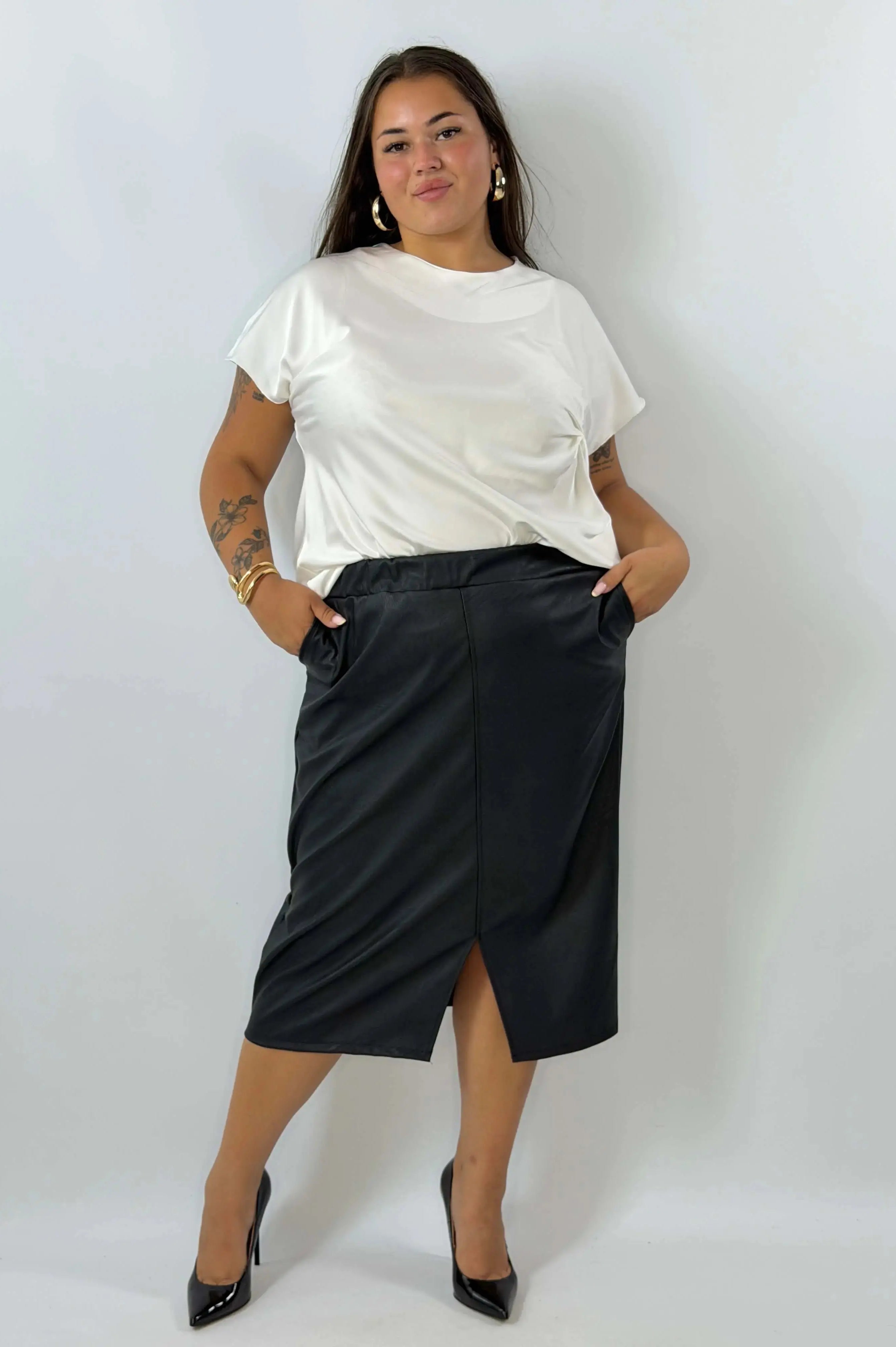 Satynowa bluzka Plus Size z ozdobnym marszczeniem Stylowa XL