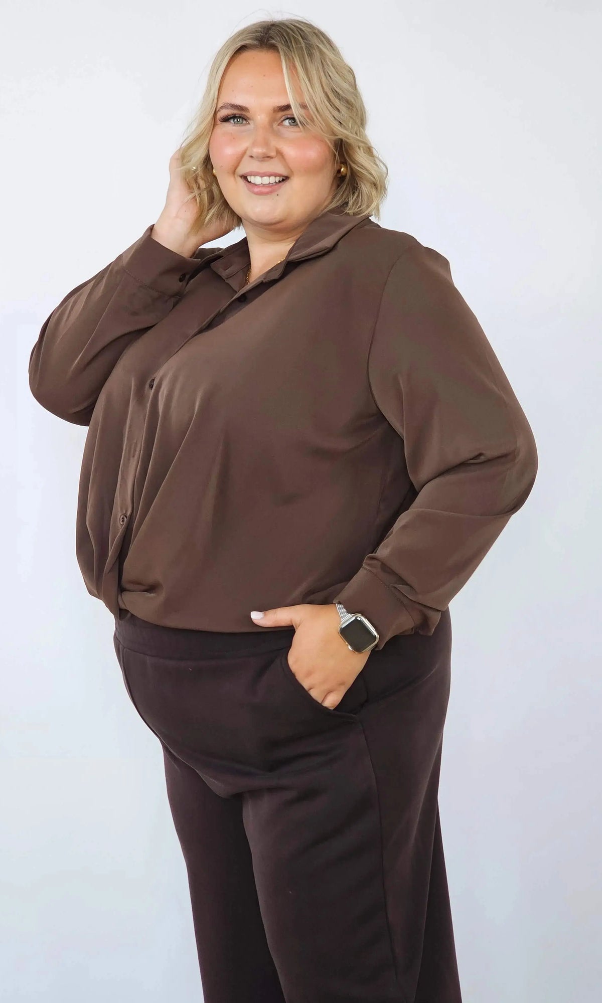 Satynowa koszula plus size z wiązaniem – elegancka bluzka koszulowa XXL Stylowa XL
