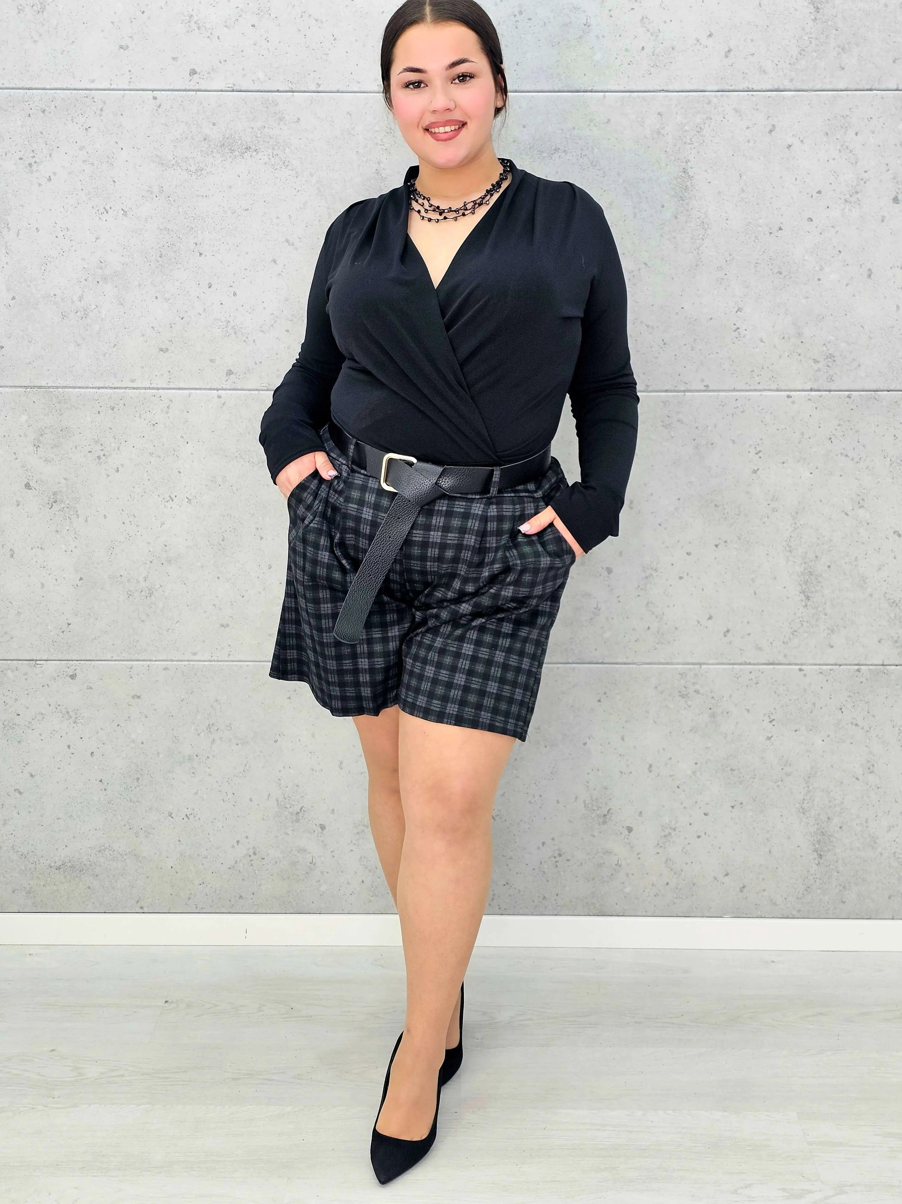 Spodenki plus size w kratę – elegancja i wygoda w modnym wydaniu Stylowa XL Stylowa XL