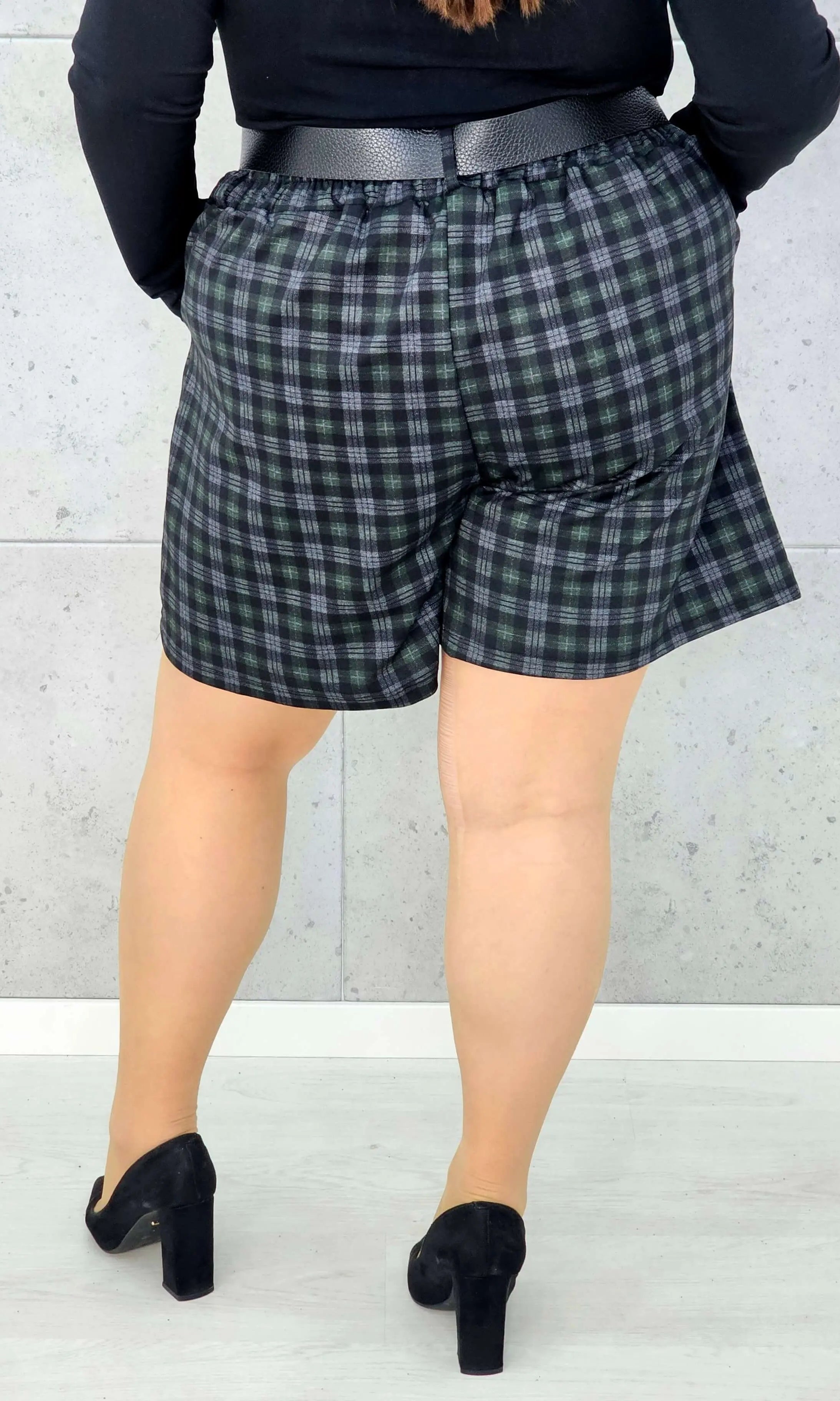 Spodenki plus size w kratę – elegancja i wygoda w modnym wydaniu Stylowa XL Stylowa XL