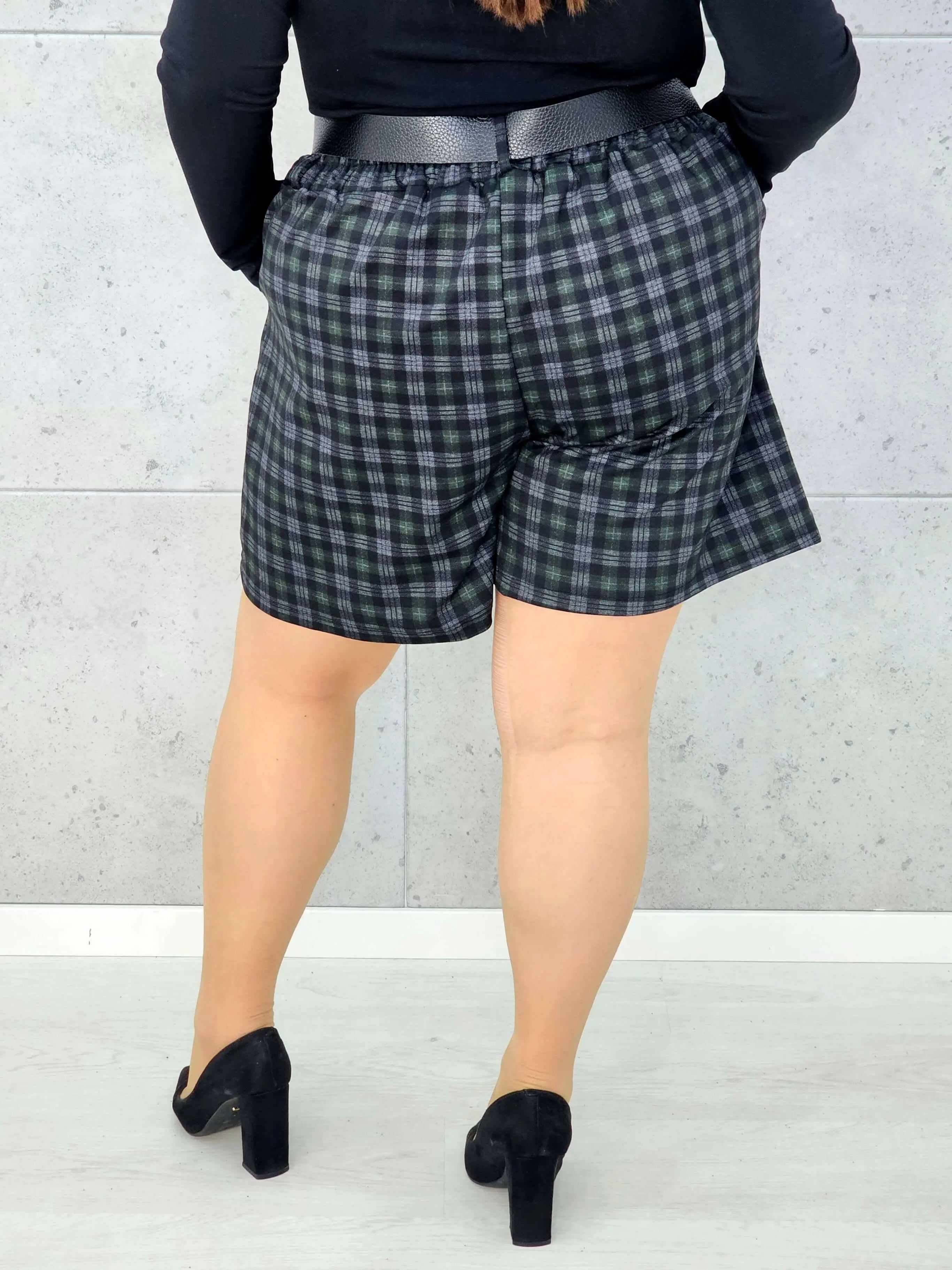 Spodenki plus size w kratę – elegancja i wygoda w modnym wydaniu Stylowa XL Stylowa XL