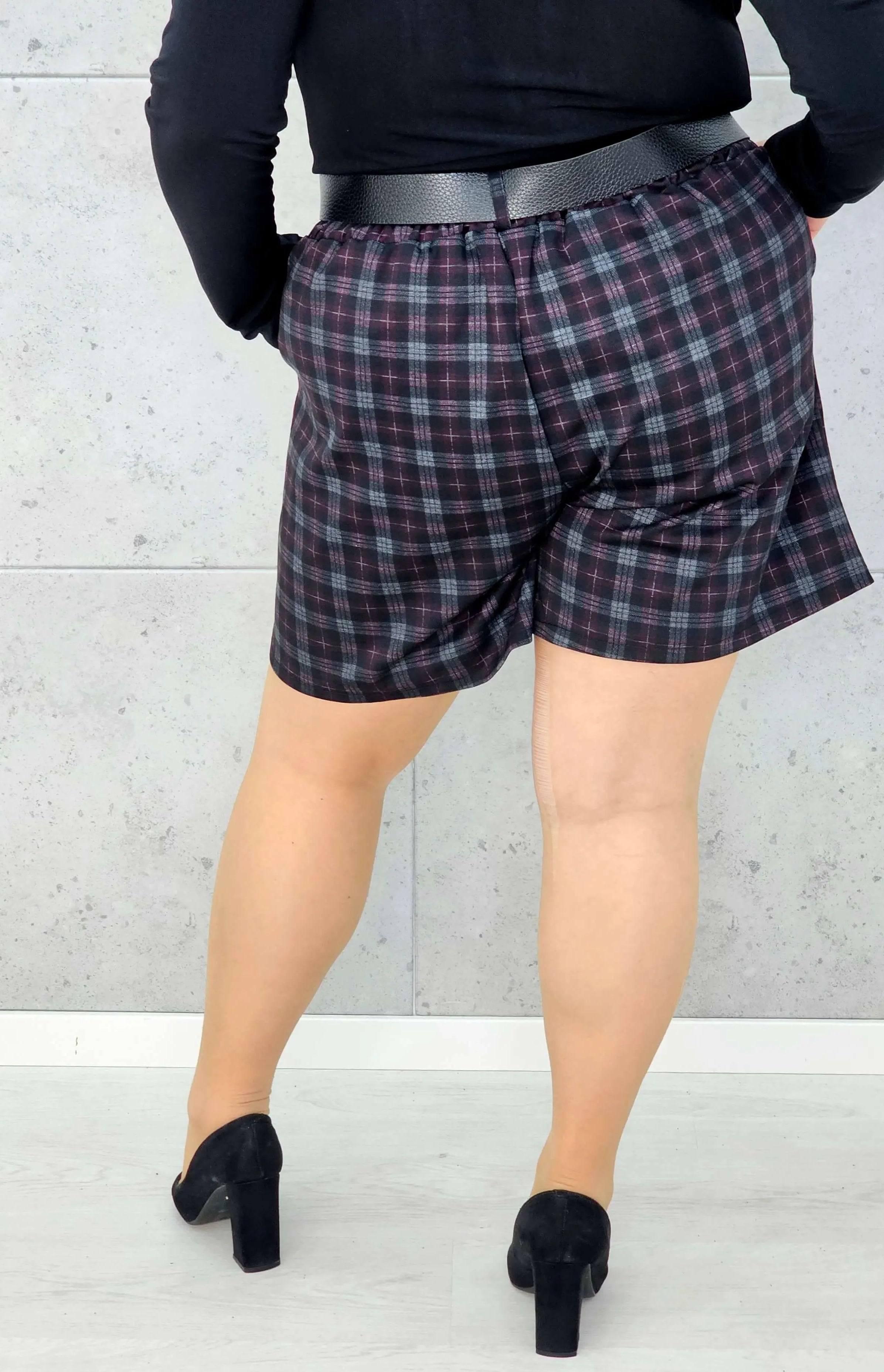 Spodenki plus size w kratę – elegancja i wygoda w modnym wydaniu Stylowa XL Stylowa XL