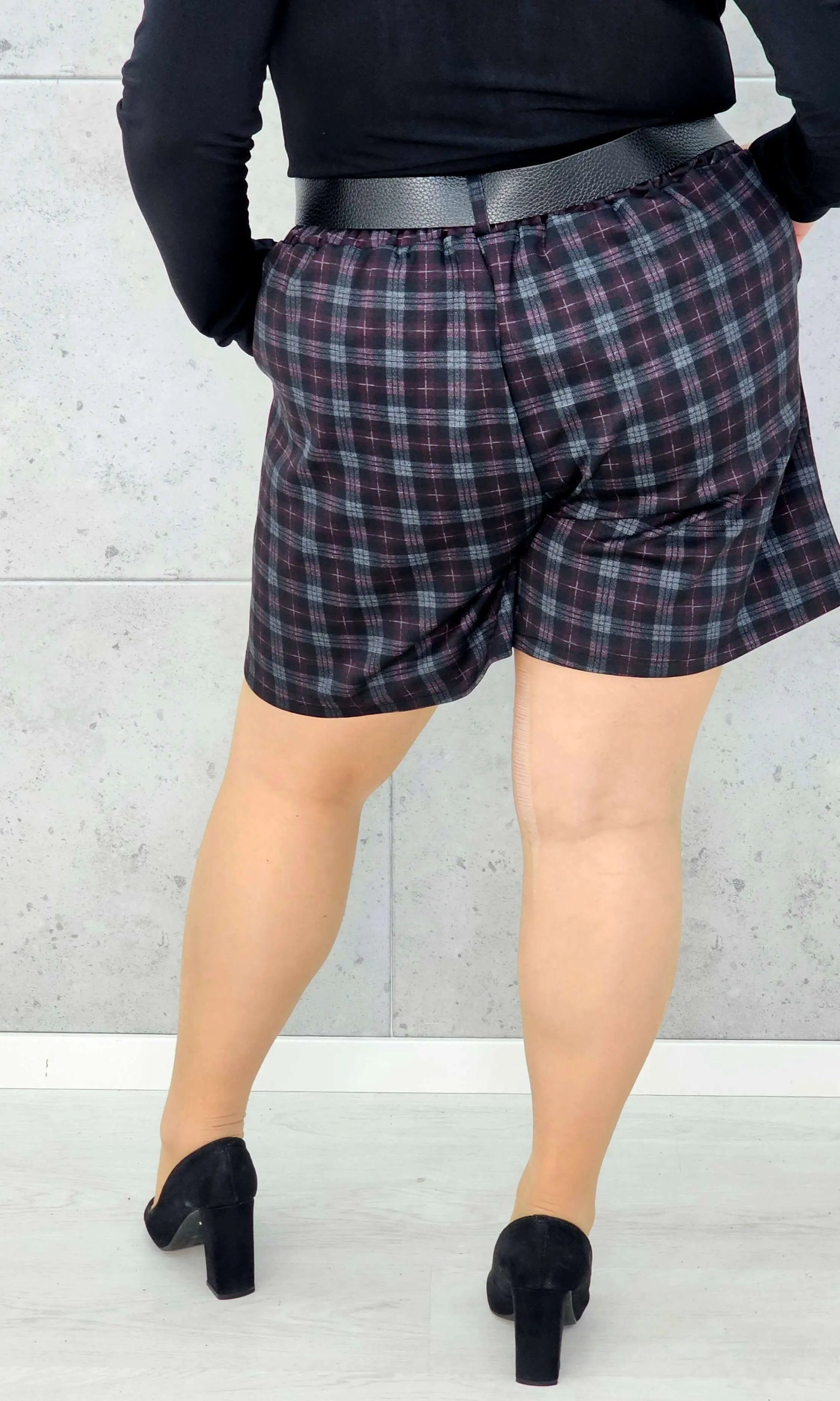 Spodenki plus size w kratę – elegancja i wygoda w modnym wydaniu Stylowa XL Stylowa XL