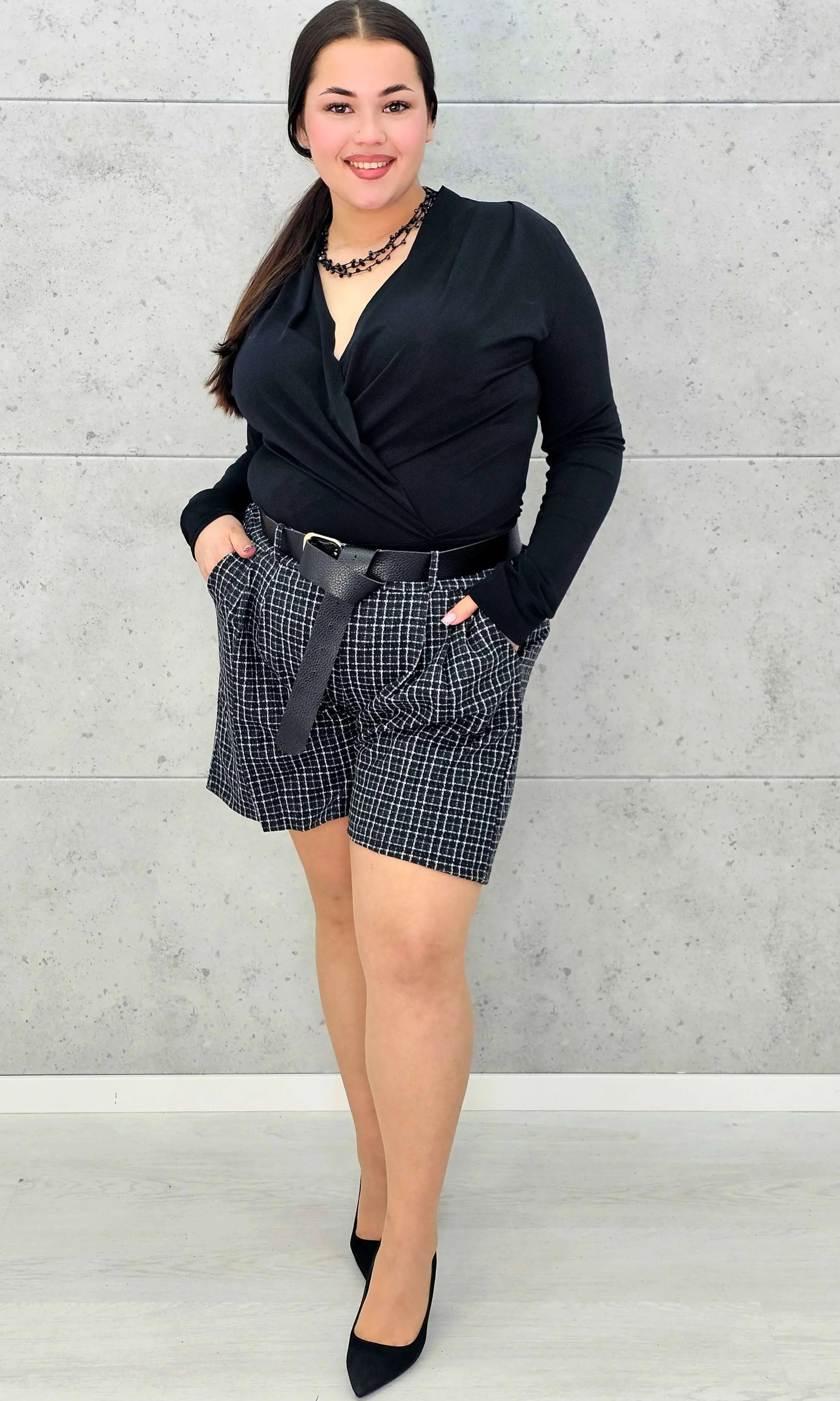 Spodenki plus size w kratkę – elegancki akcent w modzie XXL Stylowa XL Stylowa XL