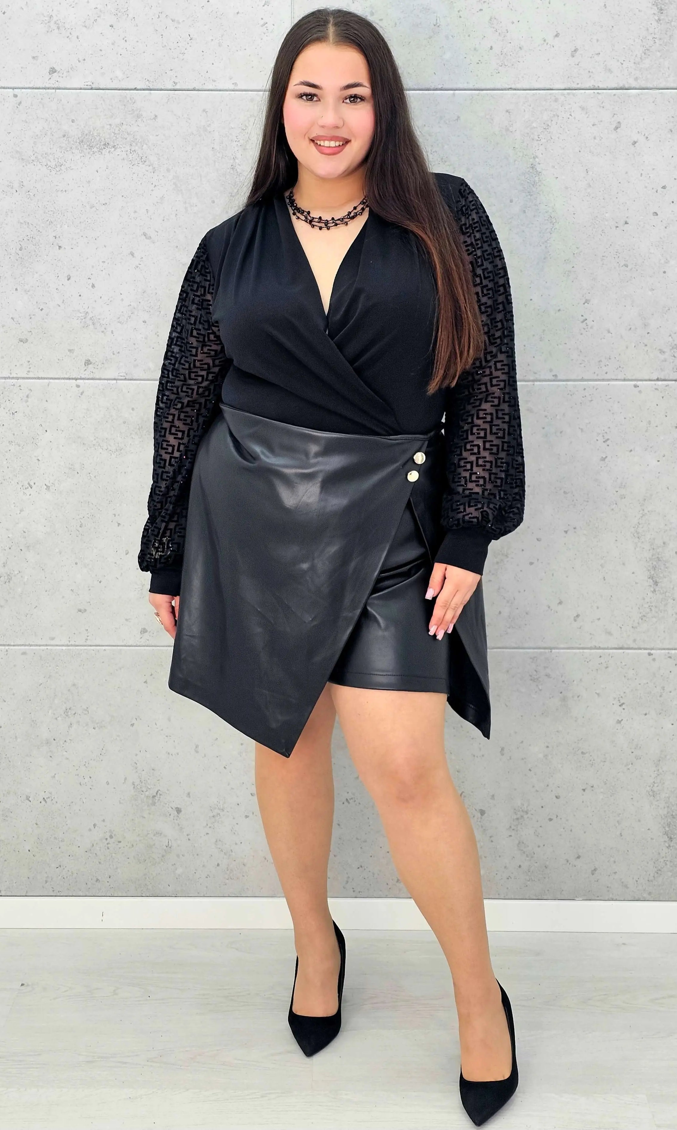 Spodenki plus size ze skórzanym efektem – styl i wygoda w jednym Stylowa XL Stylowa XL