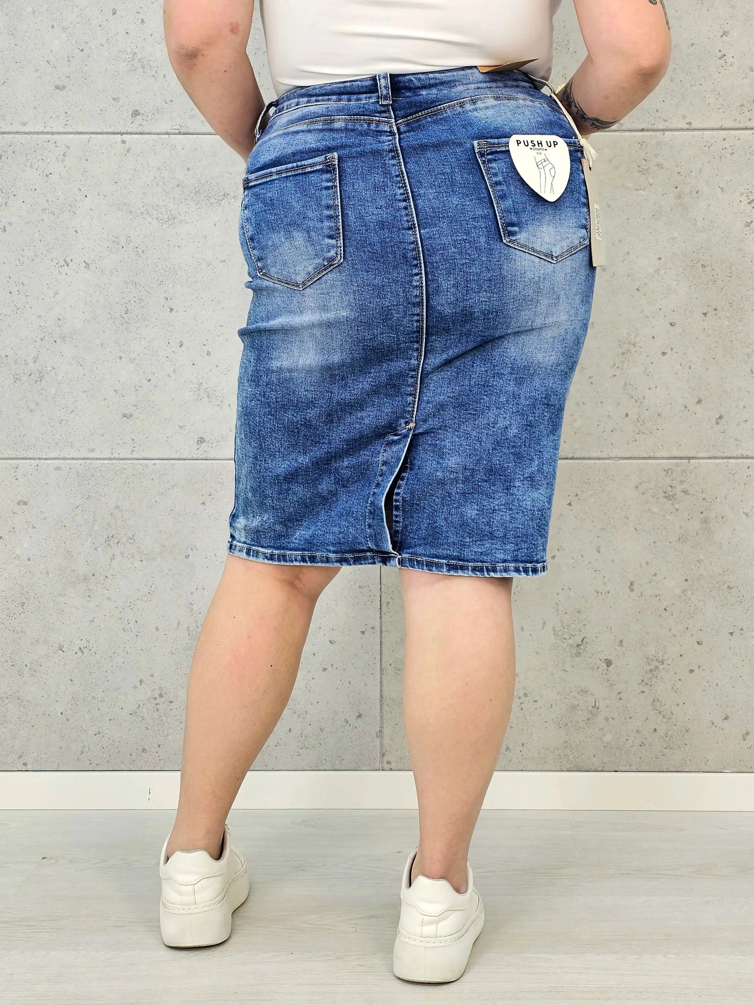 Spódnica jeansowa plus size komfortowa, elastyczna i podkreślająca sylwetkę Stylowa XL