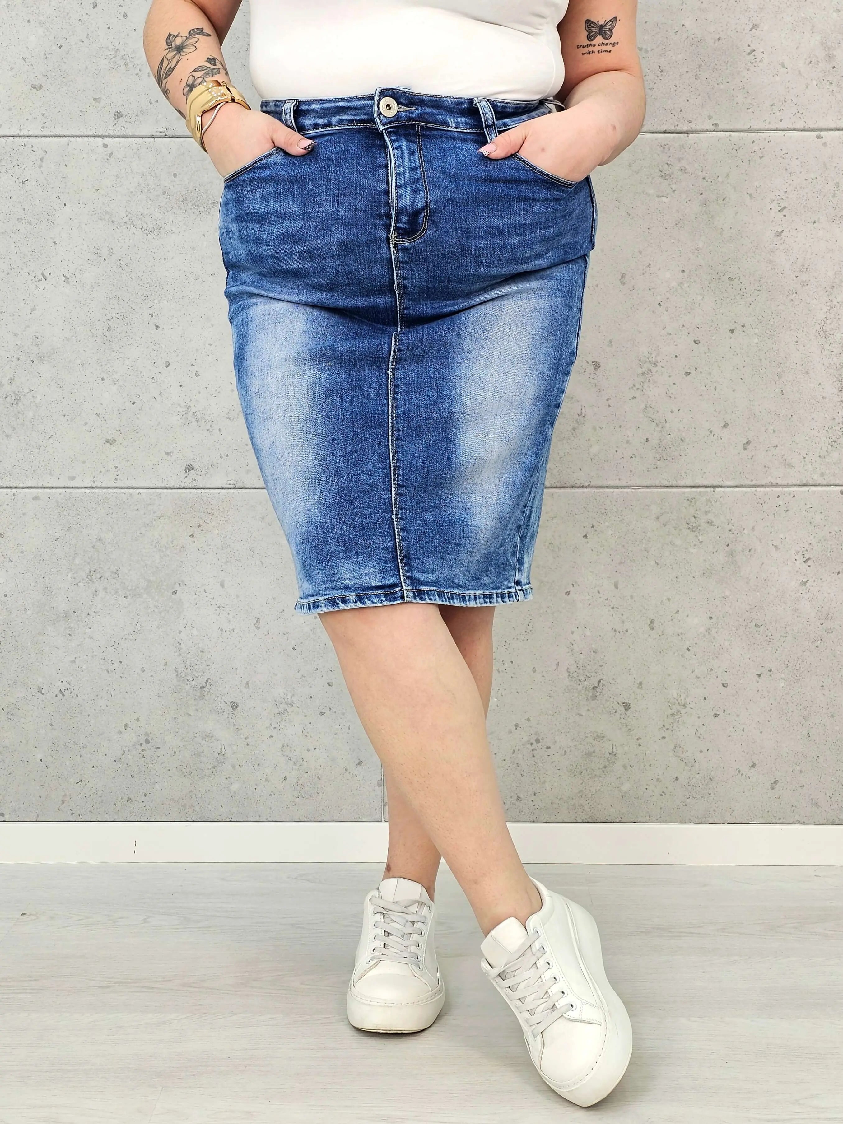 Spódnica jeansowa plus size komfortowa, elastyczna i podkreślająca sylwetkę Stylowa XL