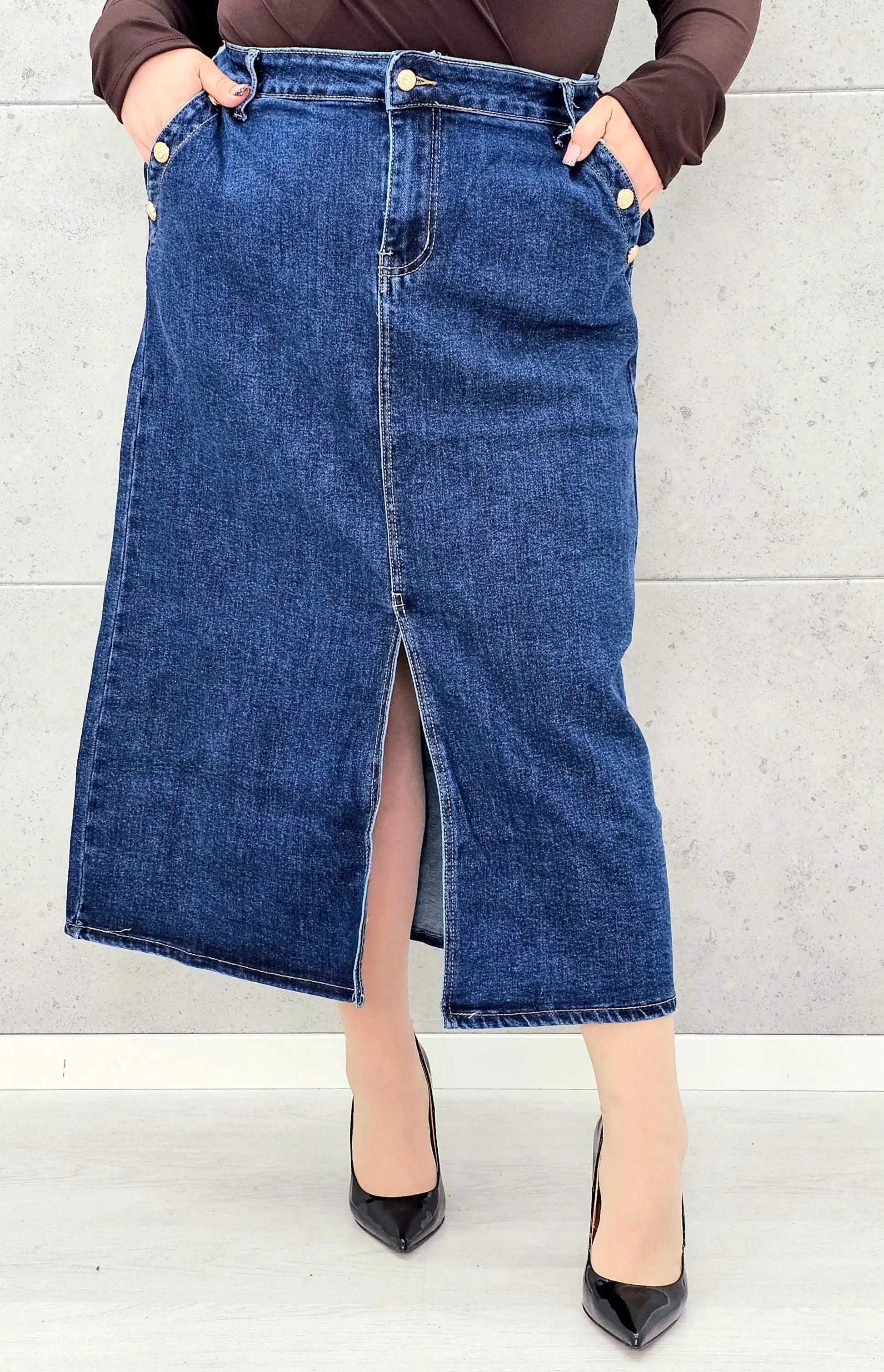 Spódnica jeansowa plus size midi z rozcięciem – idealna dla każdej sylwetki XXL Stylowa XL