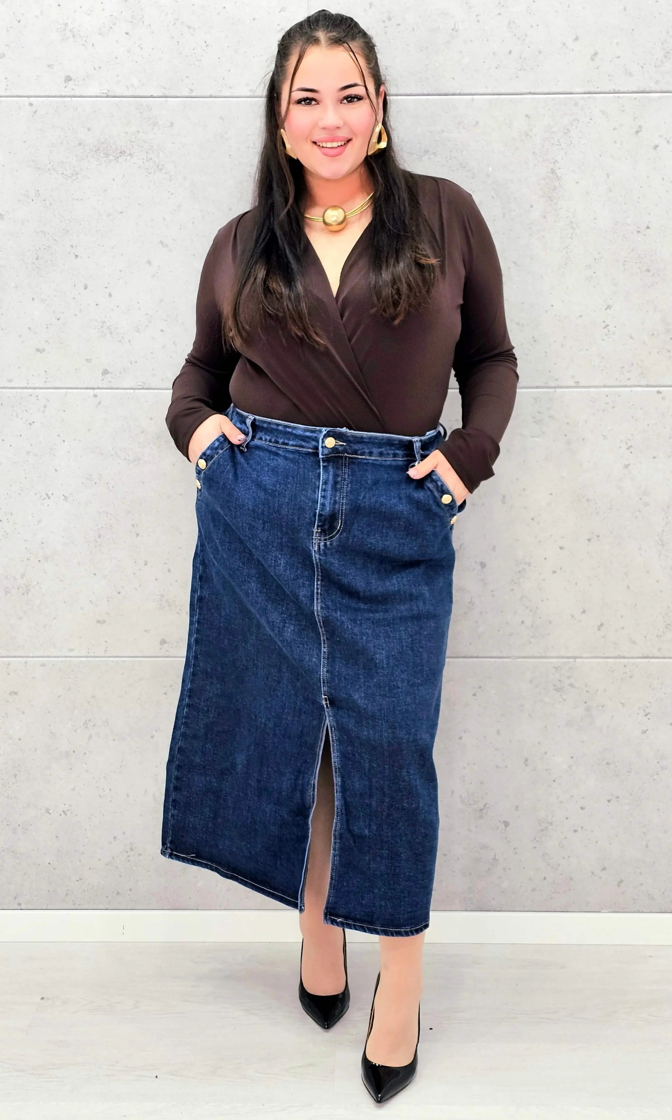 Spódnica jeansowa plus size midi z rozcięciem – idealna dla każdej sylwetki XXL Stylowa XL