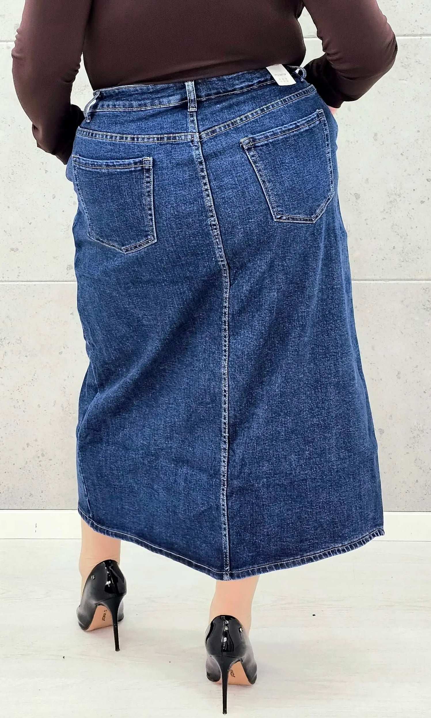 Spódnica jeansowa plus size midi z rozcięciem – idealna dla każdej sylwetki XXL Stylowa XL
