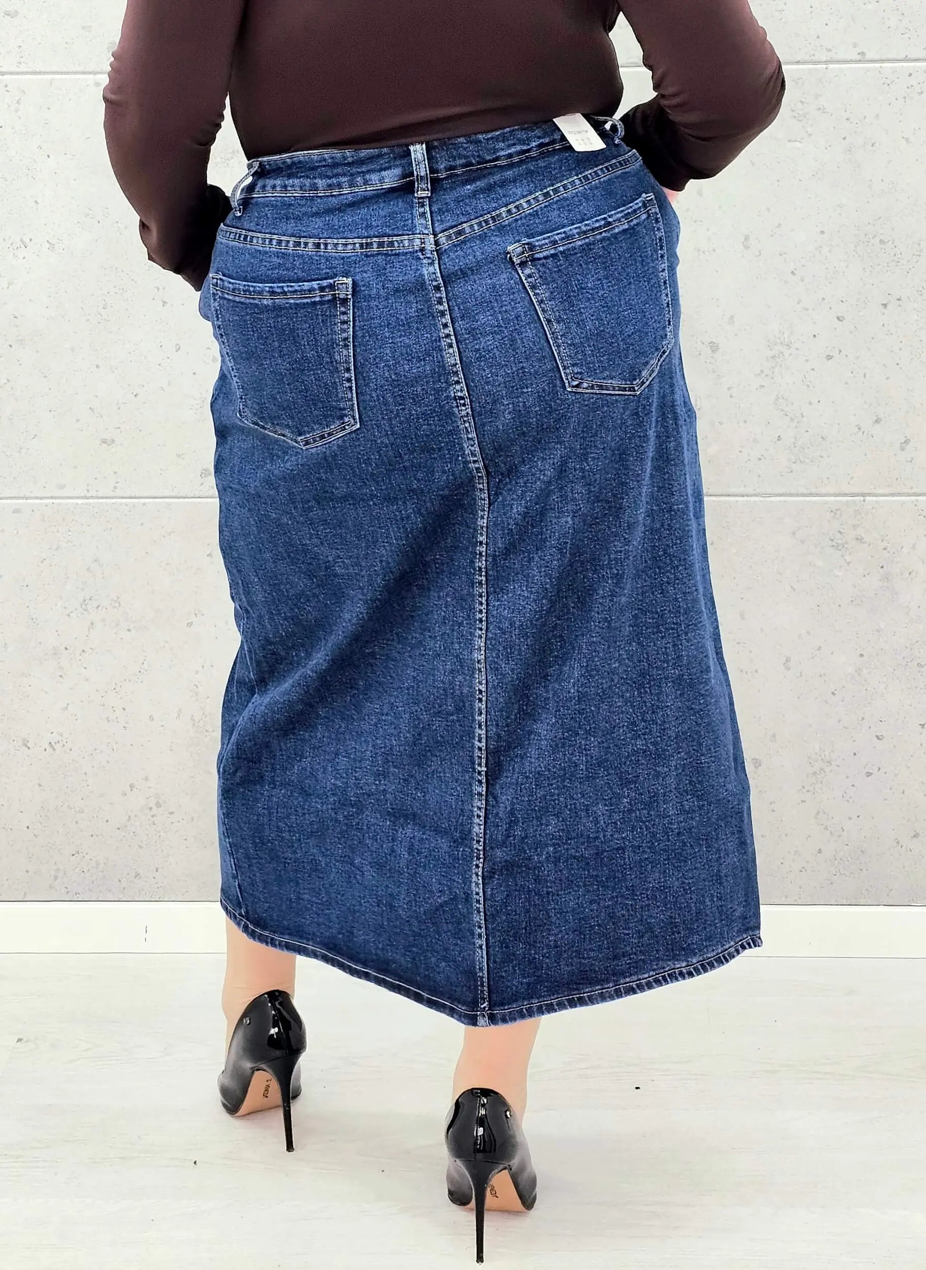 Spódnica jeansowa plus size midi z rozcięciem – idealna dla każdej sylwetki XXL Stylowa XL