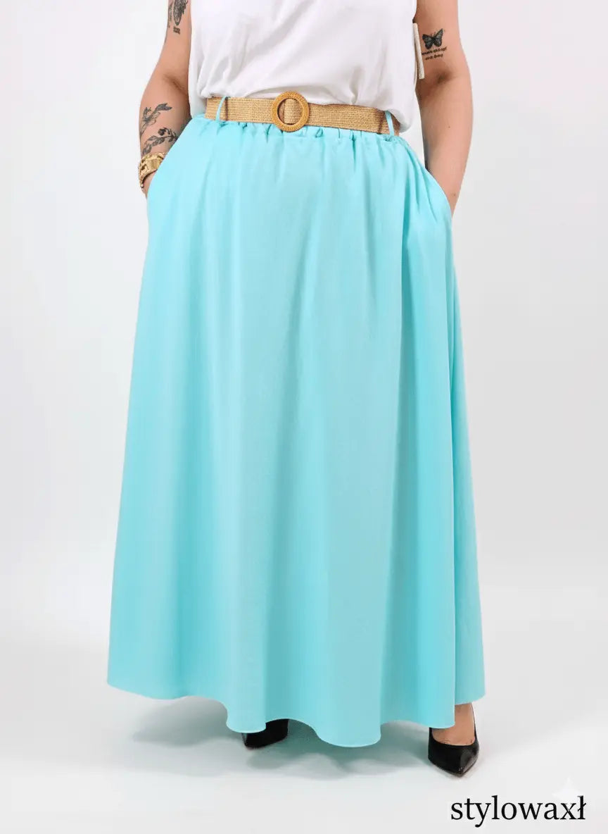 Spódnica maxi plus size – lejąca, rozkloszowana spódnica XXL z gumką w pasie i paskiem Stylowa XL