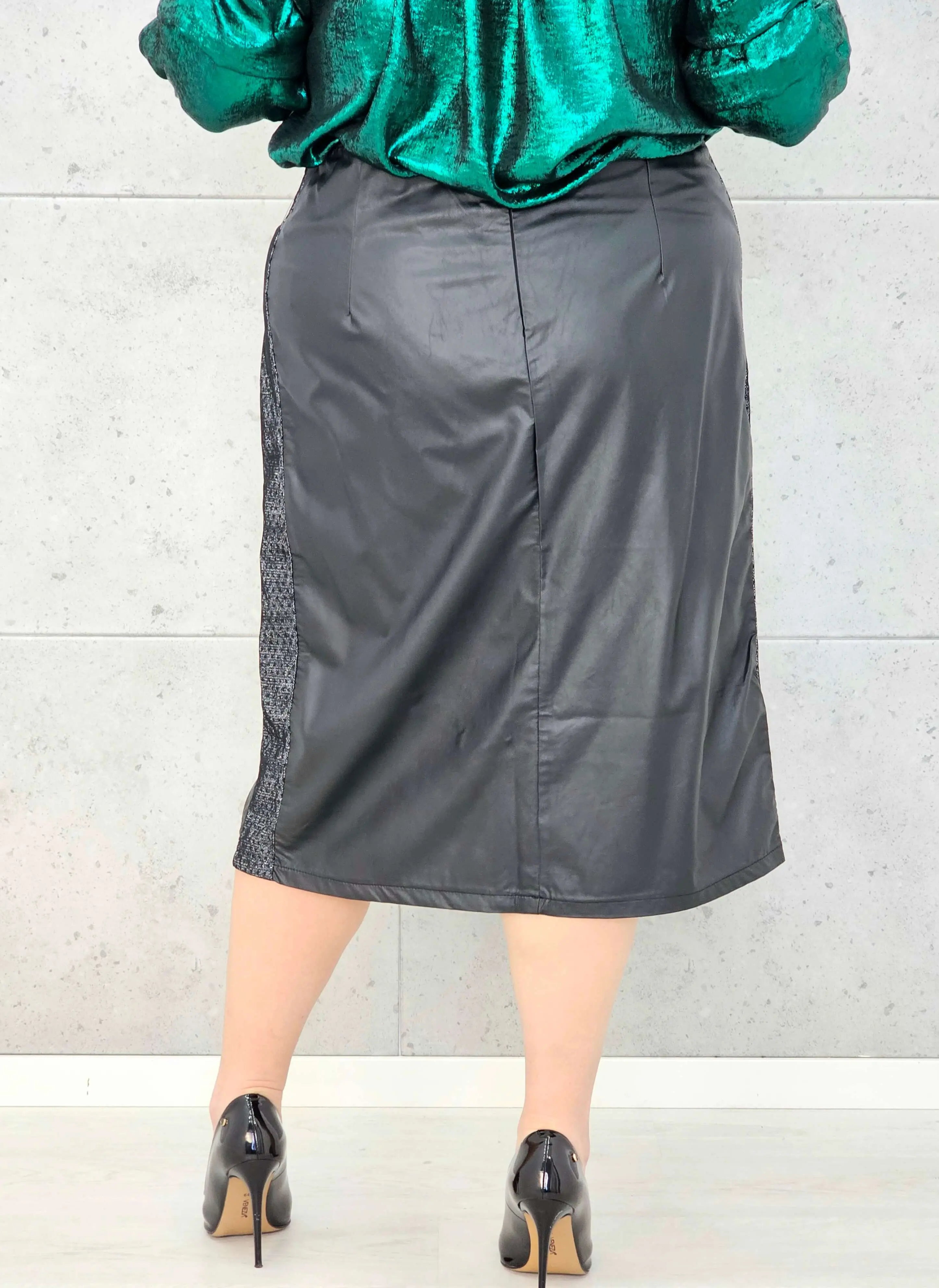 Spódnica midi plus size z ekoskóry i tkaniną strukturalną Stylowa XL
