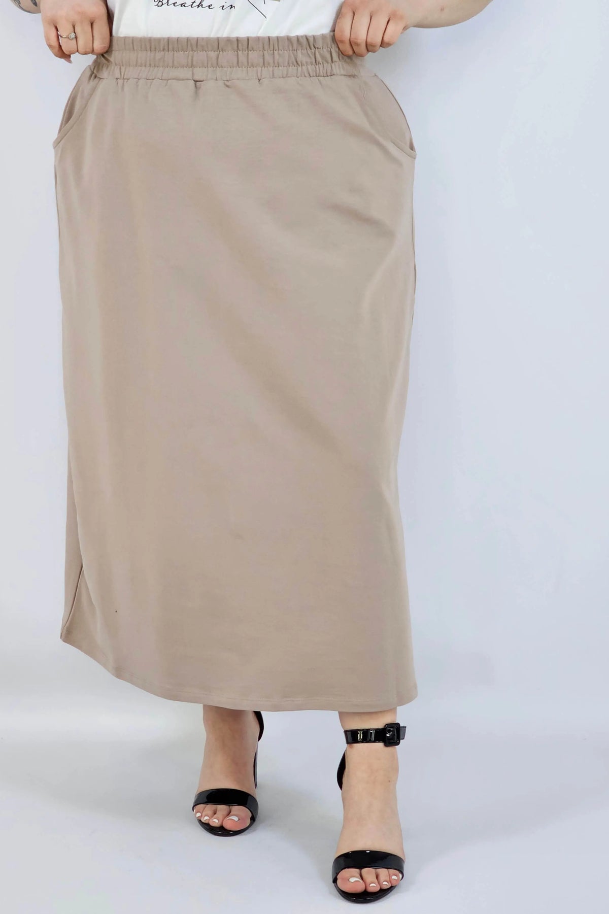 Spódnica midi plus size z kieszeniami – stylowa, wygodna i kobieca Stylowa XL