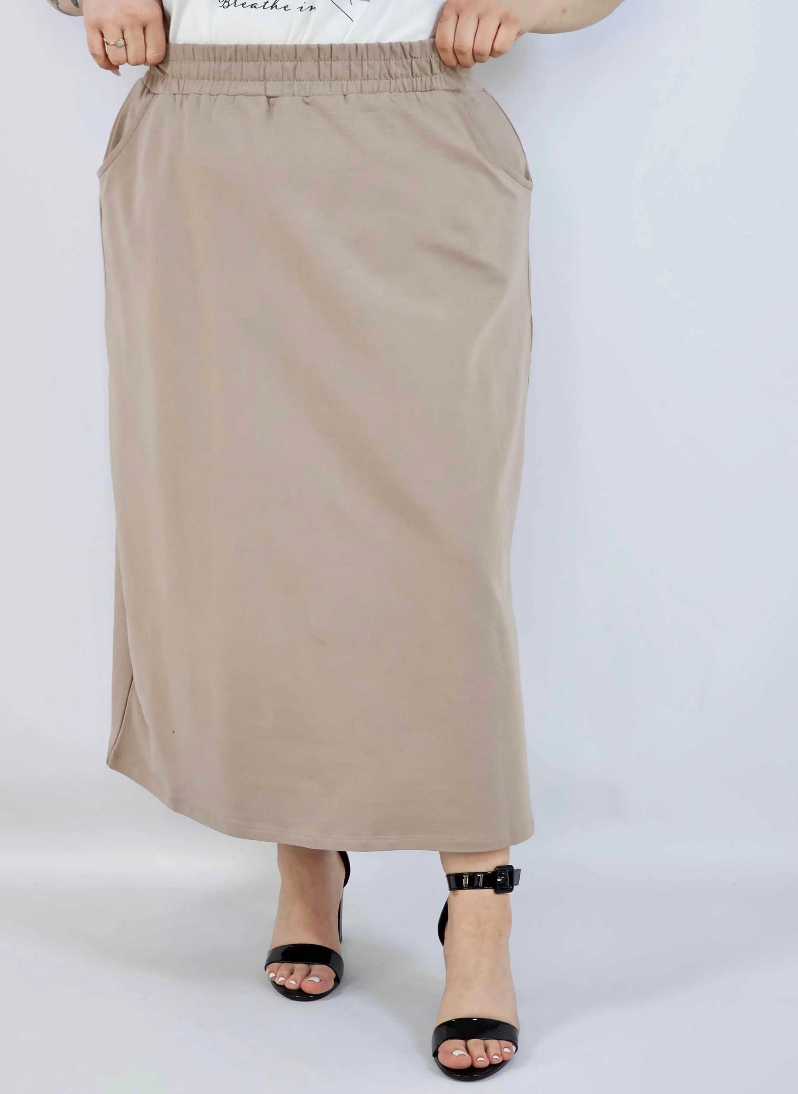 Spódnica midi plus size z kieszeniami – stylowa, wygodna i kobieca Stylowa XL