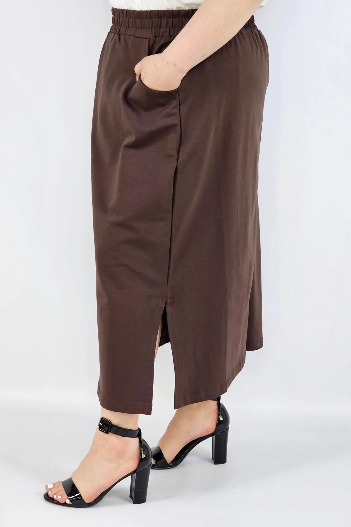 Spódnica midi plus size z kieszeniami – stylowa, wygodna i kobieca Stylowa XL