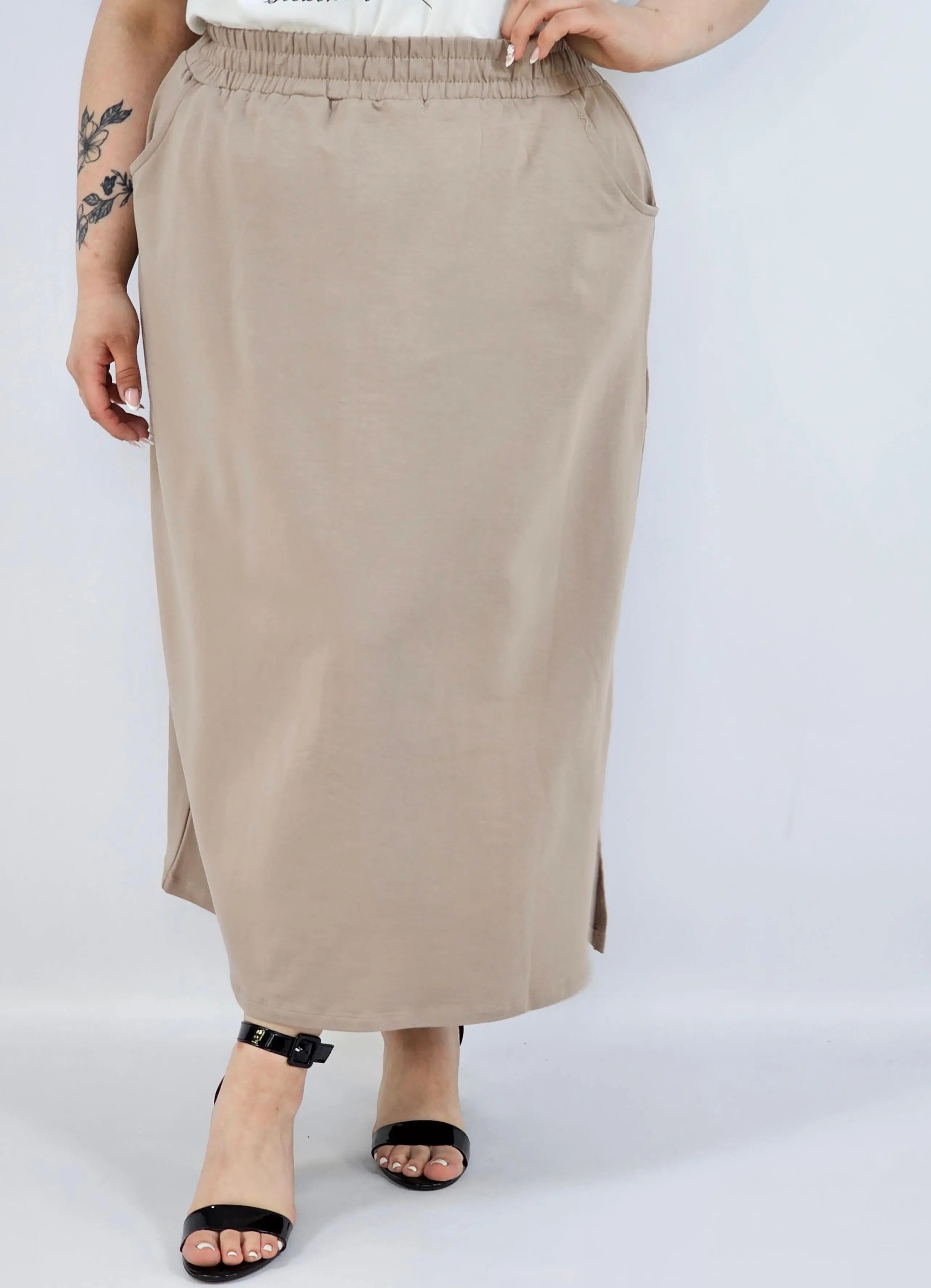 Spódnica midi plus size z kieszeniami – stylowa, wygodna i kobieca Stylowa XL