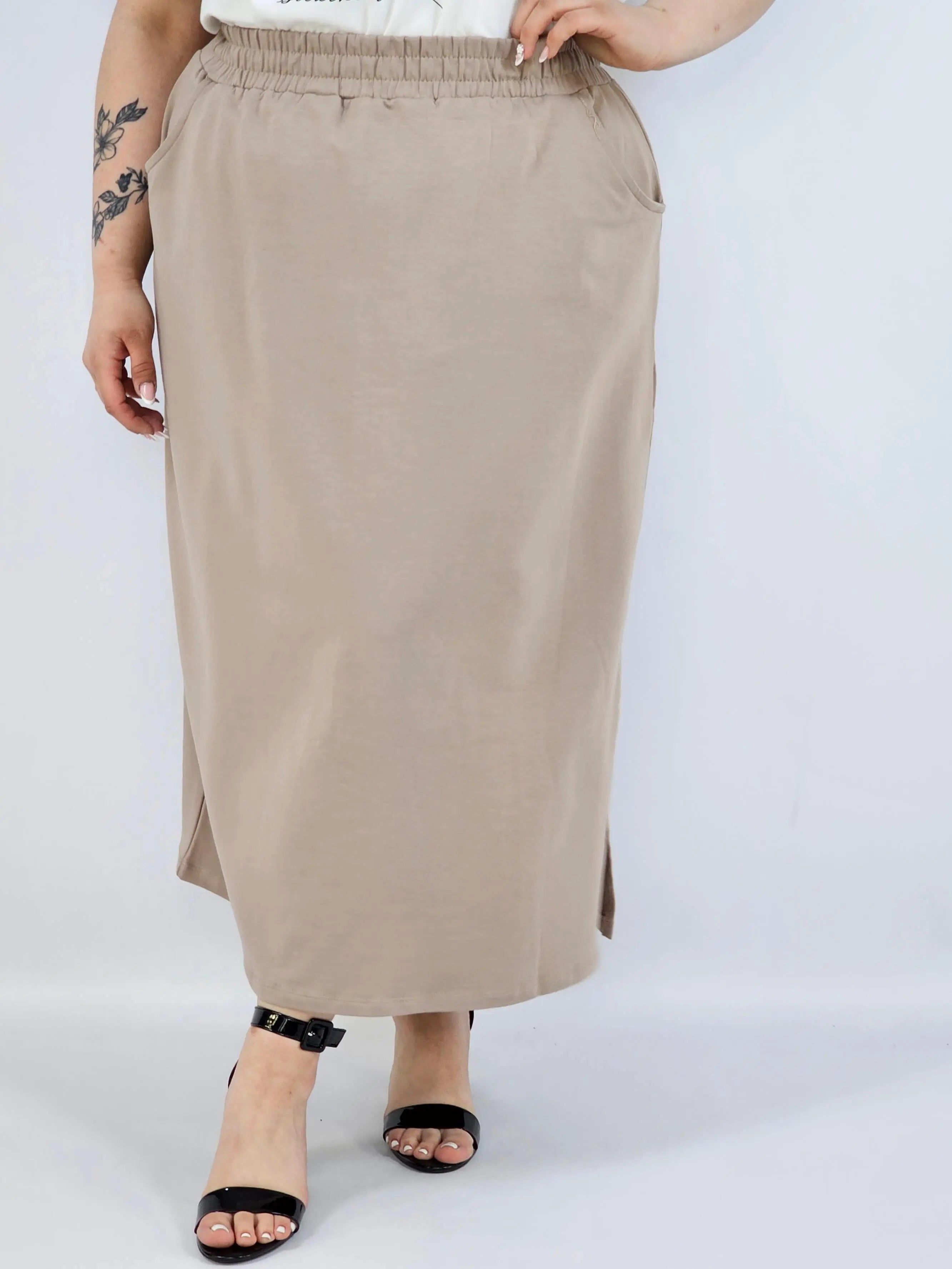Spódnica midi plus size z kieszeniami – stylowa, wygodna i kobieca Stylowa XL