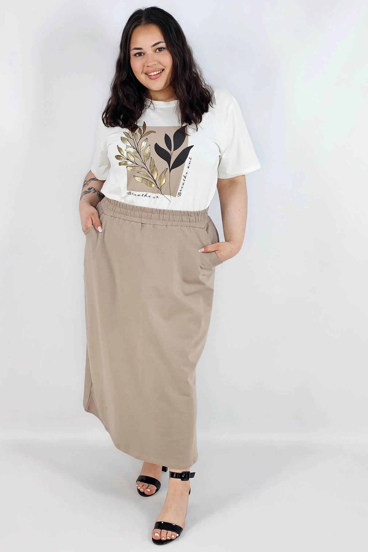Spódnica midi plus size z kieszeniami – stylowa, wygodna i kobieca Stylowa XL