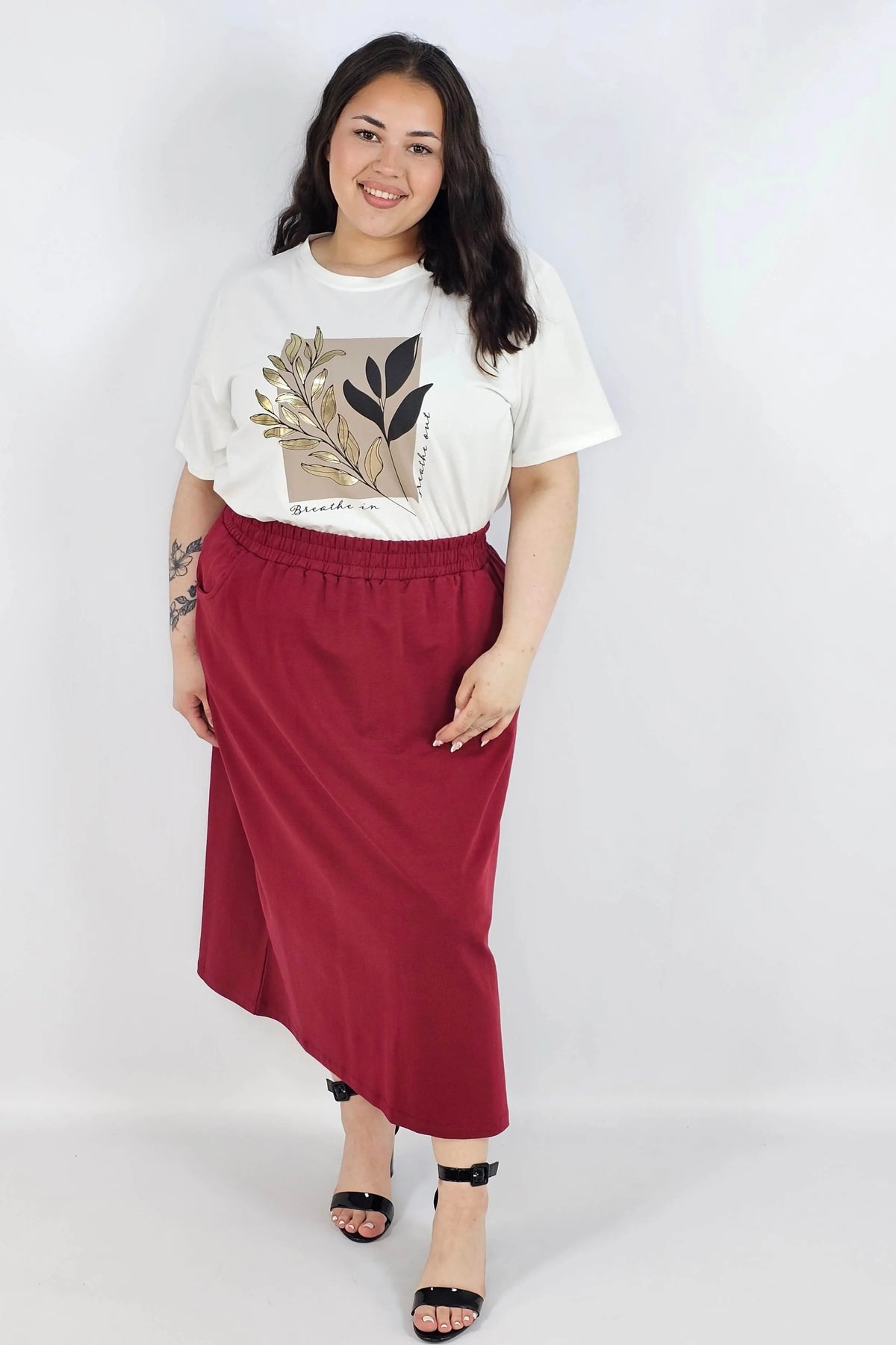 Spódnica midi plus size z kieszeniami – stylowa, wygodna i kobieca Stylowa XL