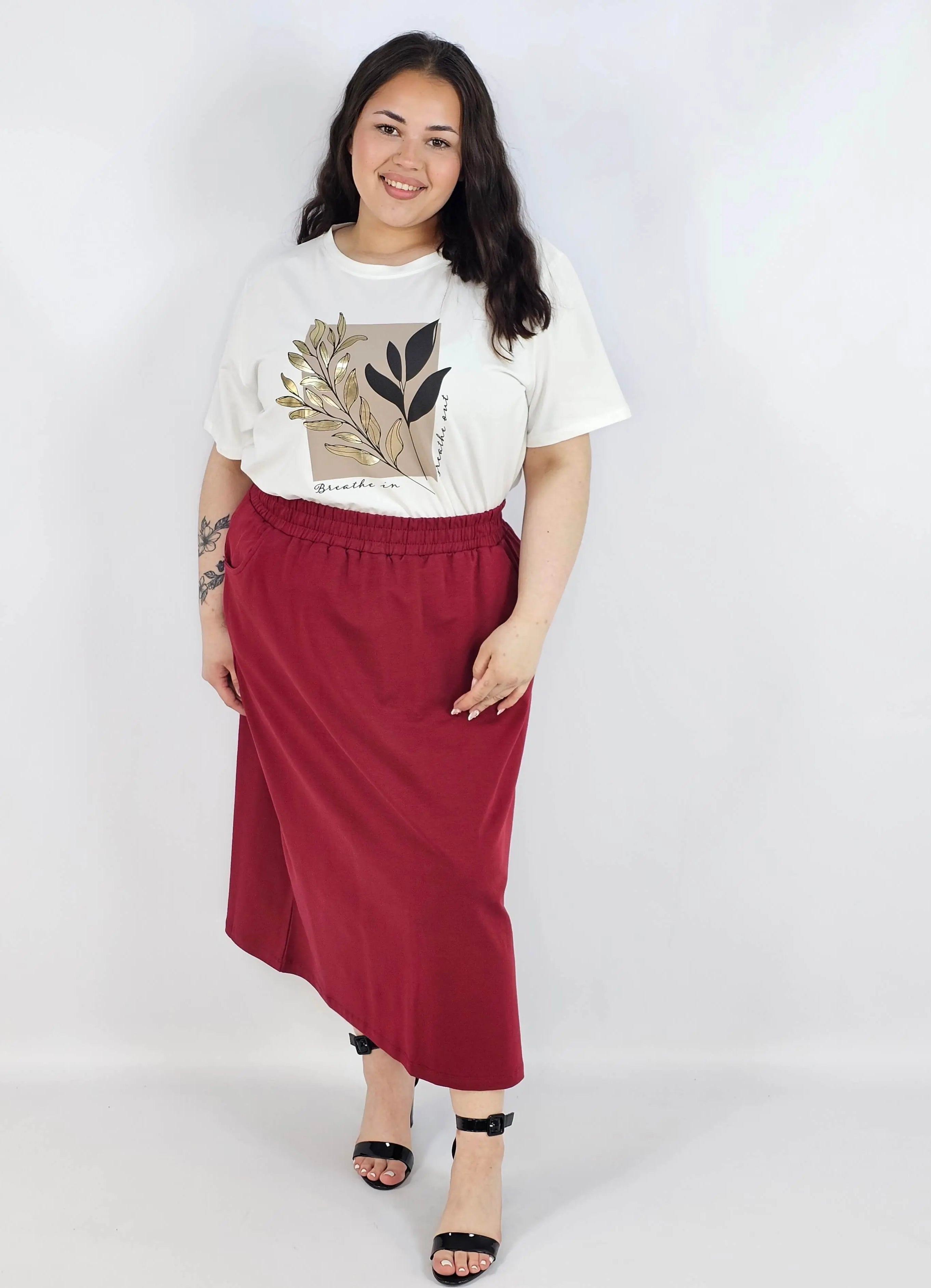 Spódnica midi plus size z kieszeniami – stylowa, wygodna i kobieca Stylowa XL