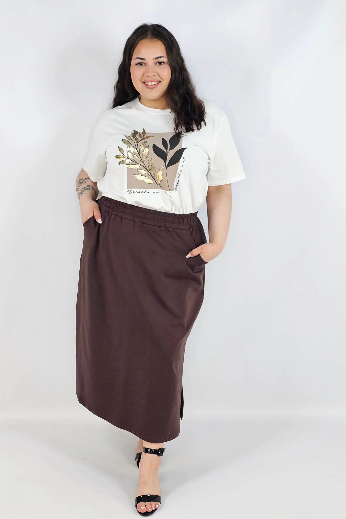 Spódnica midi plus size z kieszeniami – stylowa, wygodna i kobieca Stylowa XL