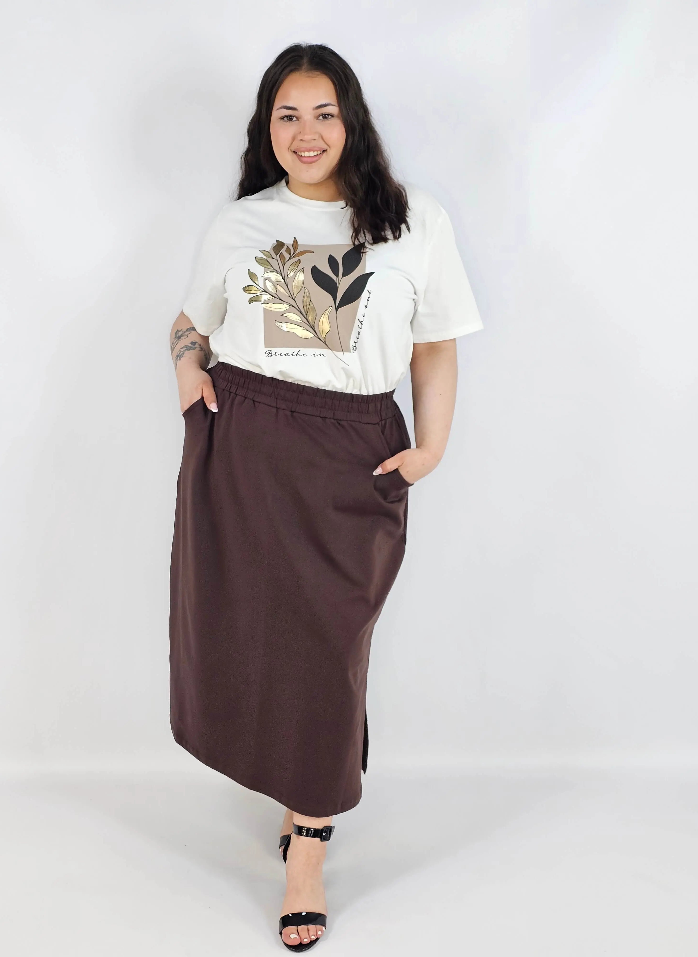 Spódnica midi plus size z kieszeniami – stylowa, wygodna i kobieca Stylowa XL