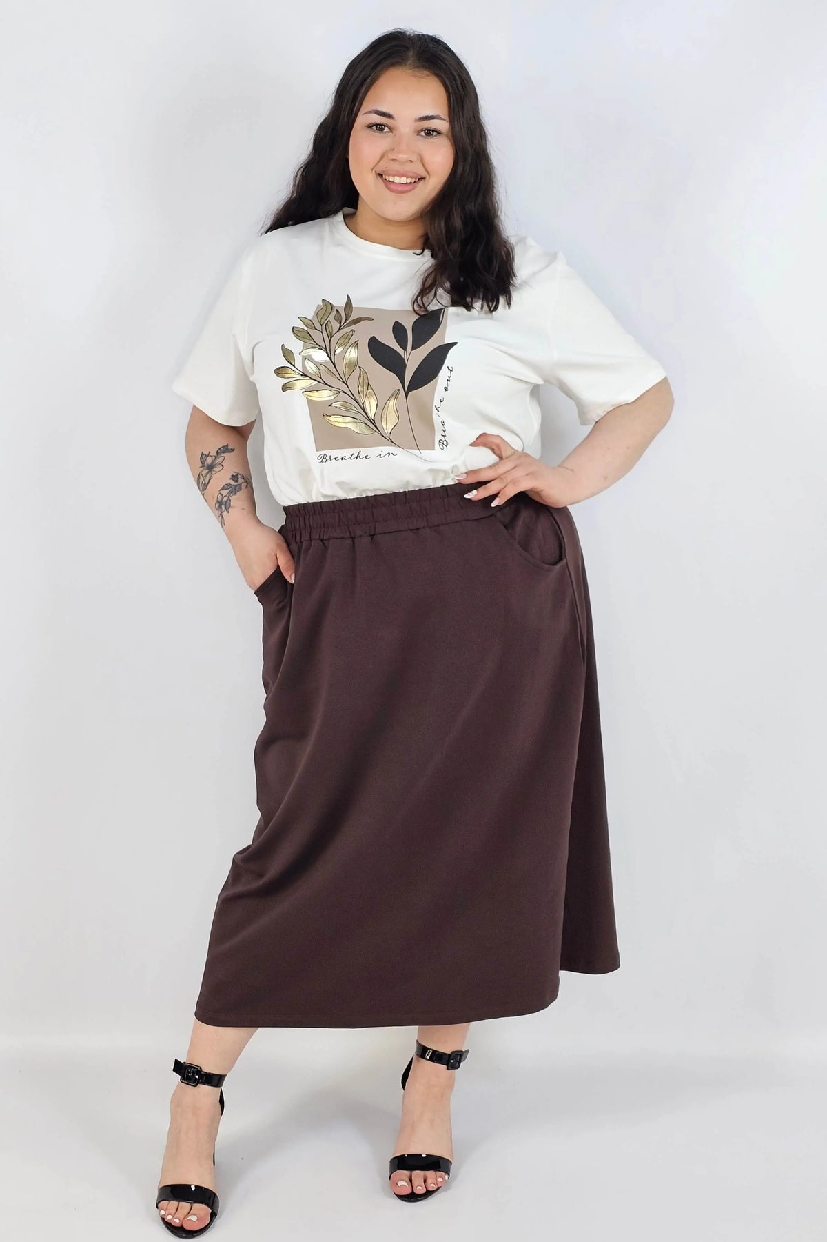 Spódnica midi plus size z kieszeniami – stylowa, wygodna i kobieca Stylowa XL
