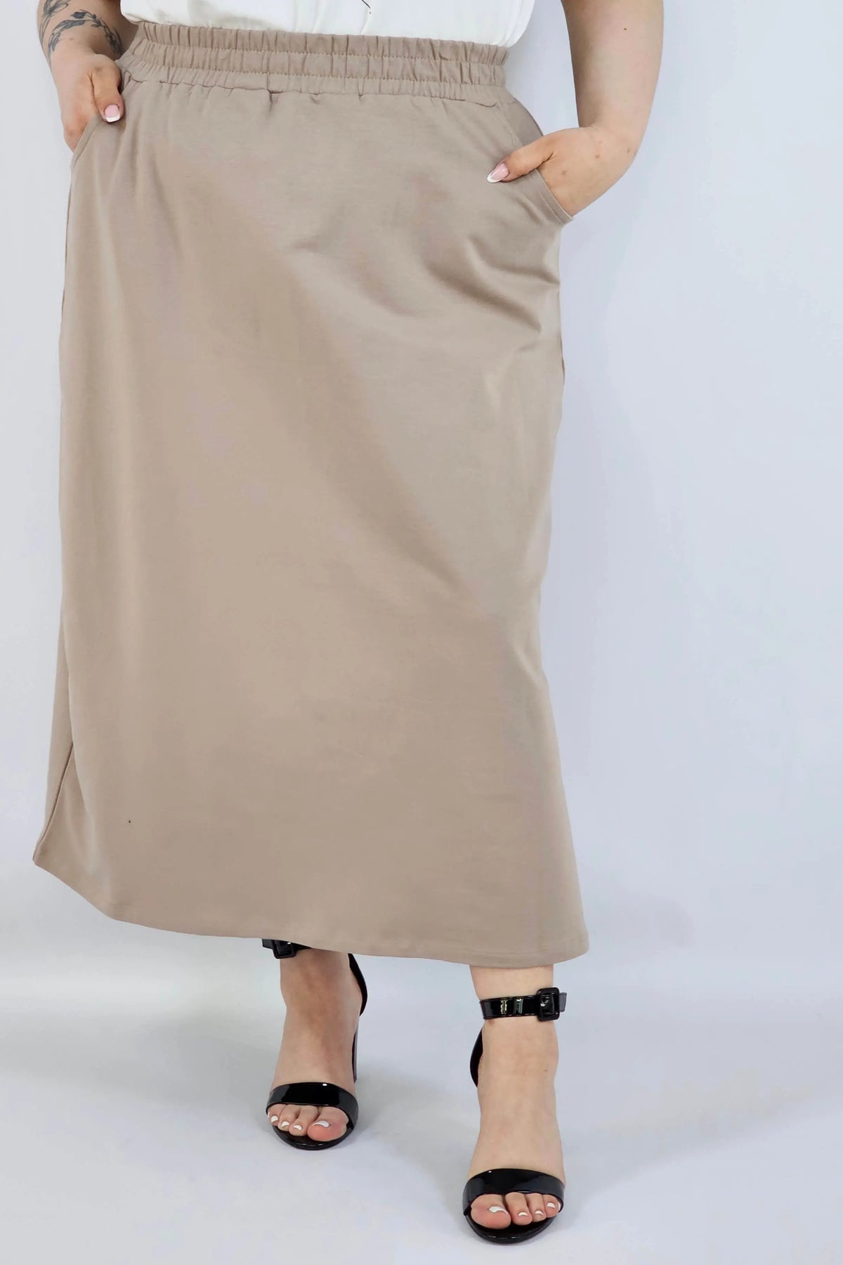 Spódnica midi plus size z kieszeniami – stylowa, wygodna i kobieca Stylowa XL