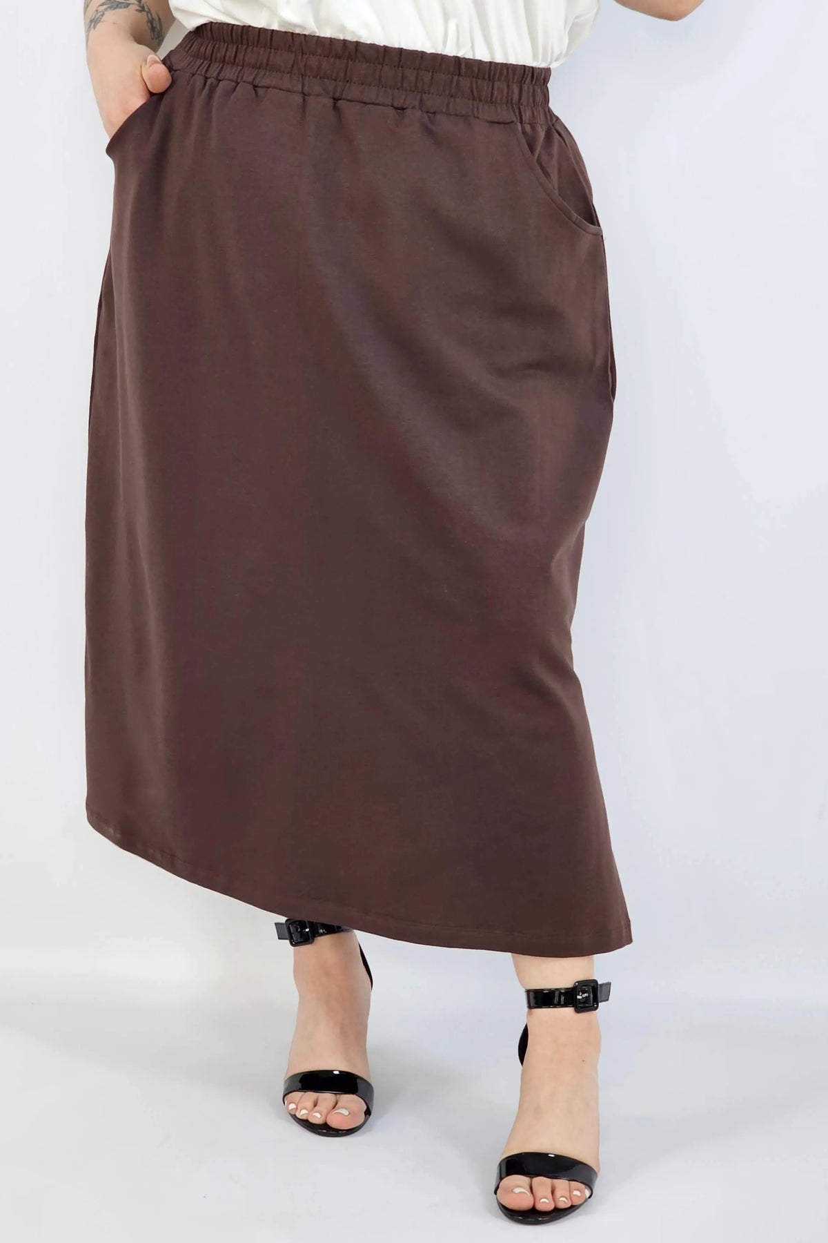 Spódnica midi plus size z kieszeniami – stylowa, wygodna i kobieca Stylowa XL
