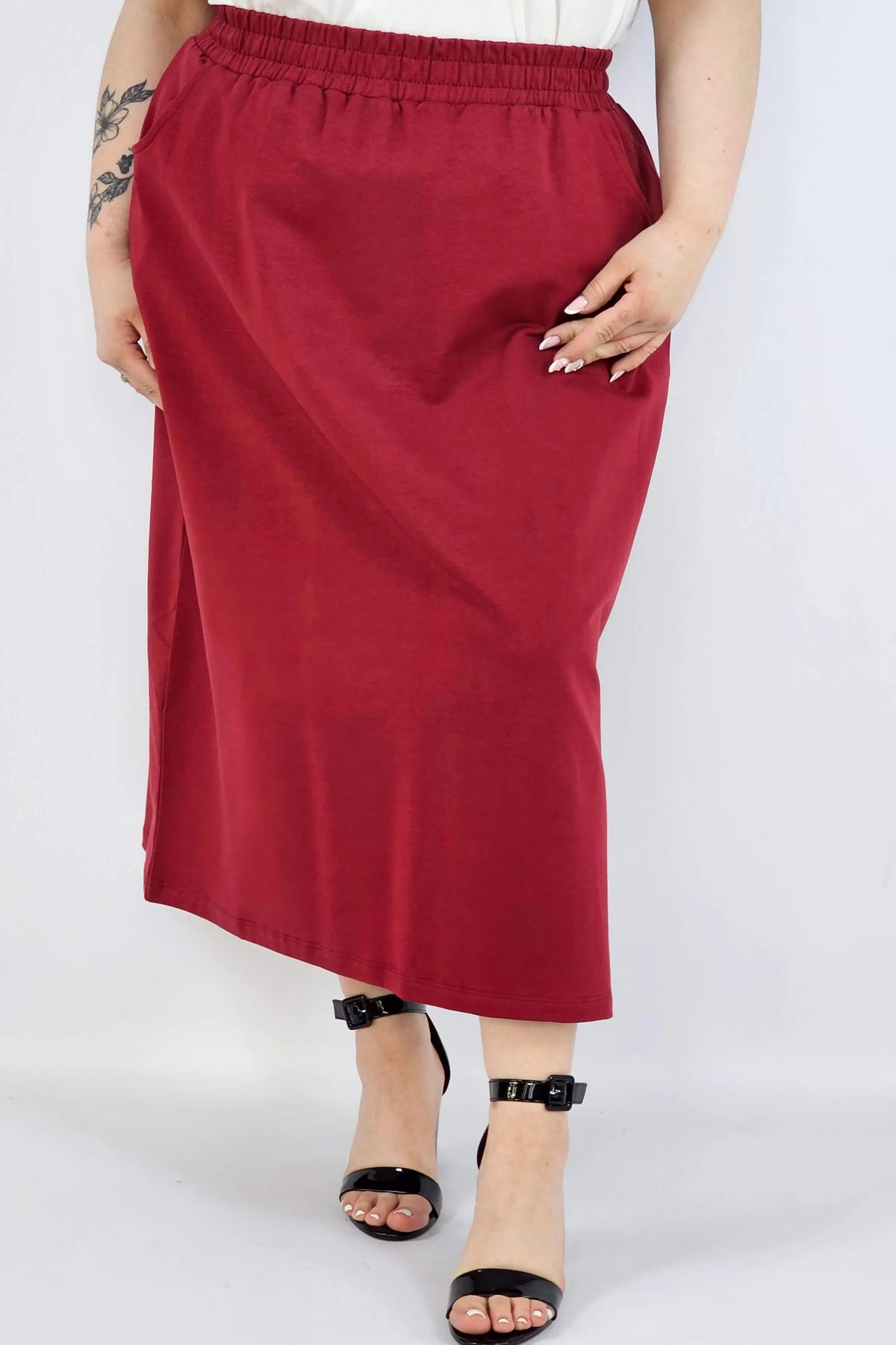 Spódnica midi plus size z kieszeniami – stylowa, wygodna i kobieca Stylowa XL