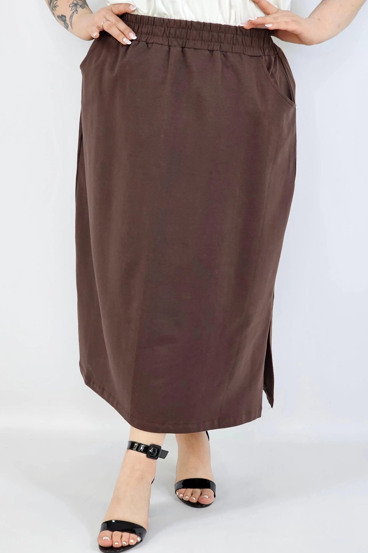 Spódnica midi plus size z kieszeniami – stylowa, wygodna i kobieca Stylowa XL