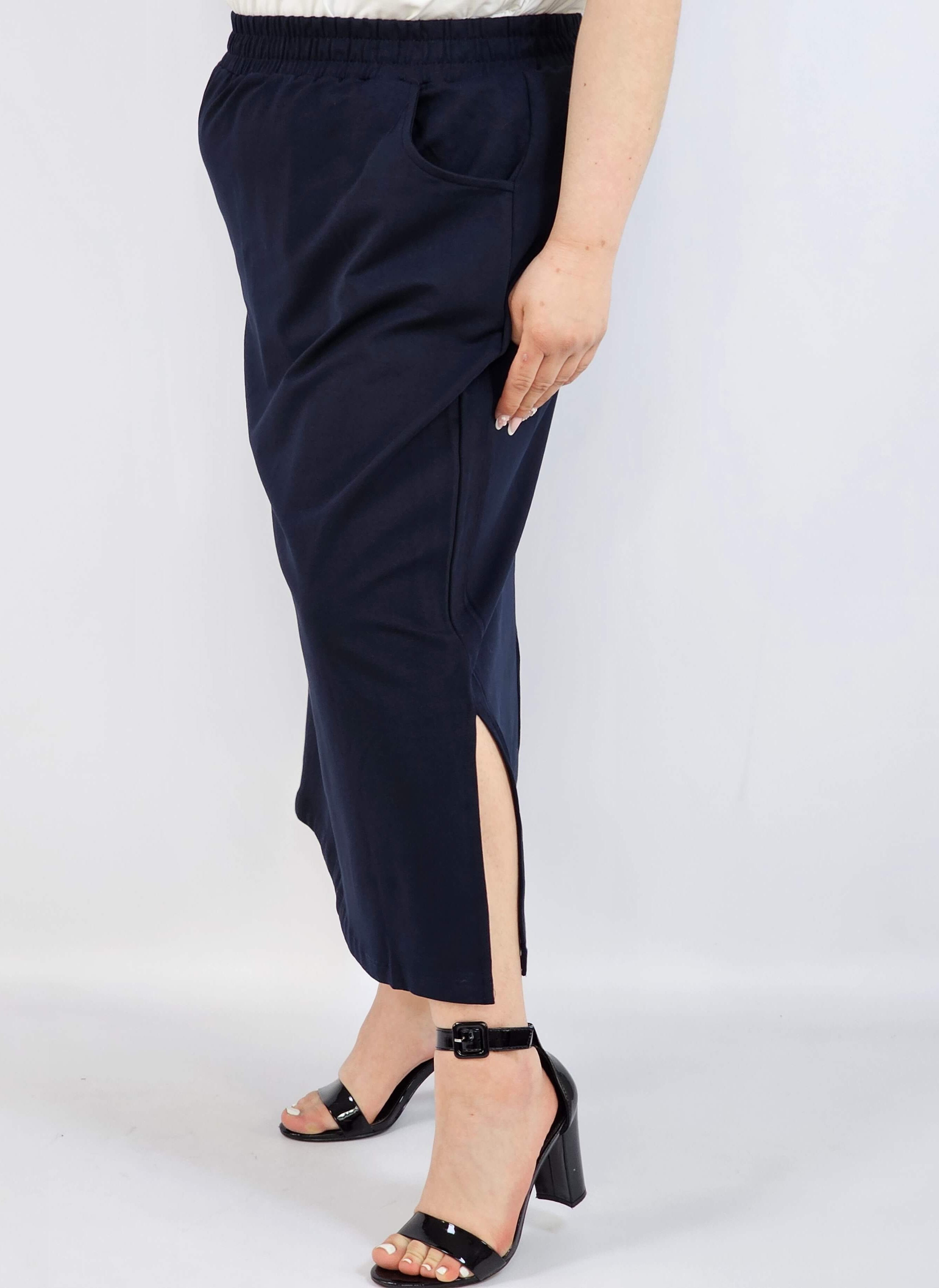 Spódnica midi plus size z kieszeniami – stylowa, wygodna i kobieca Stylowa XL