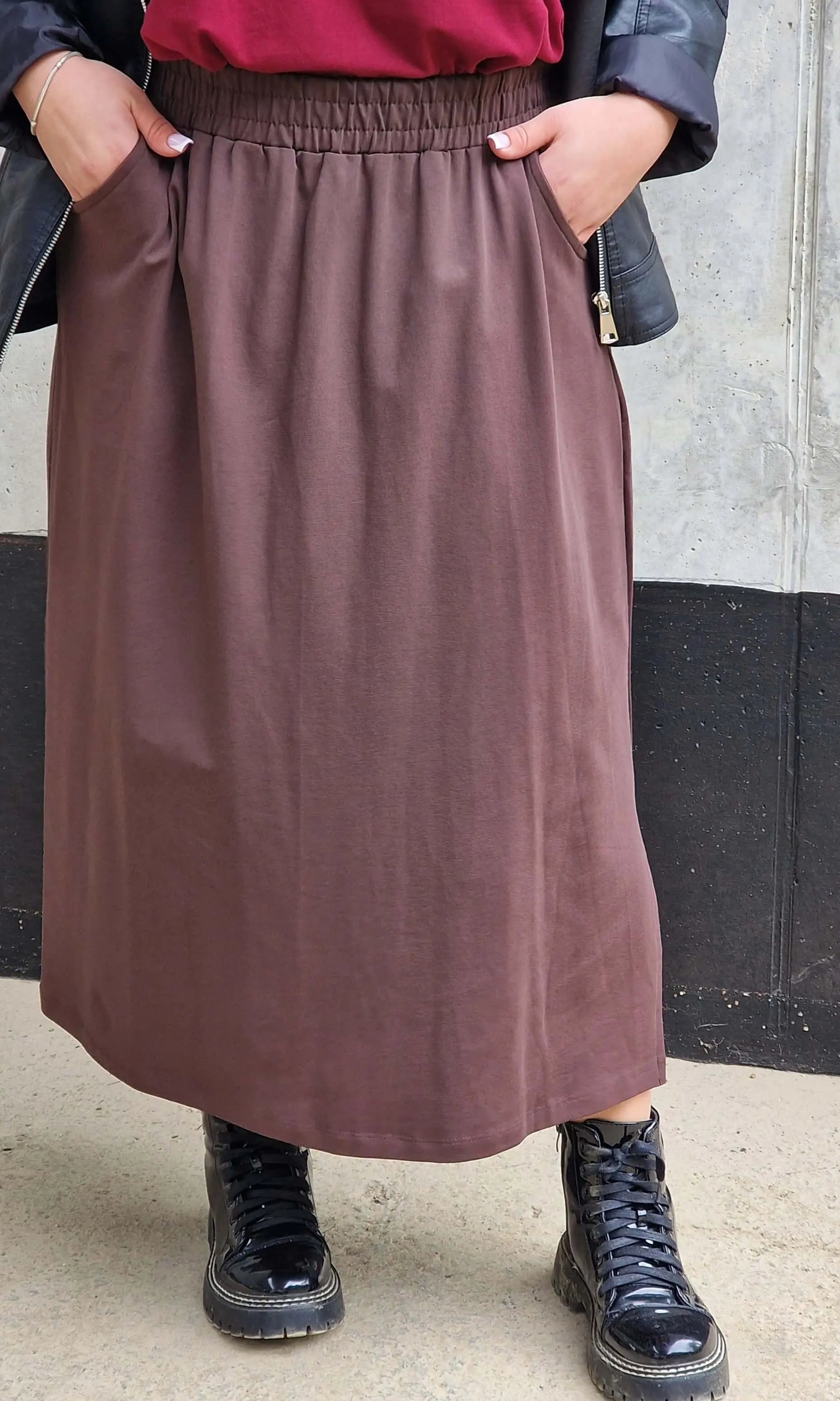 Spódnica midi plus size z kieszeniami – stylowa, wygodna i kobieca Stylowa XL