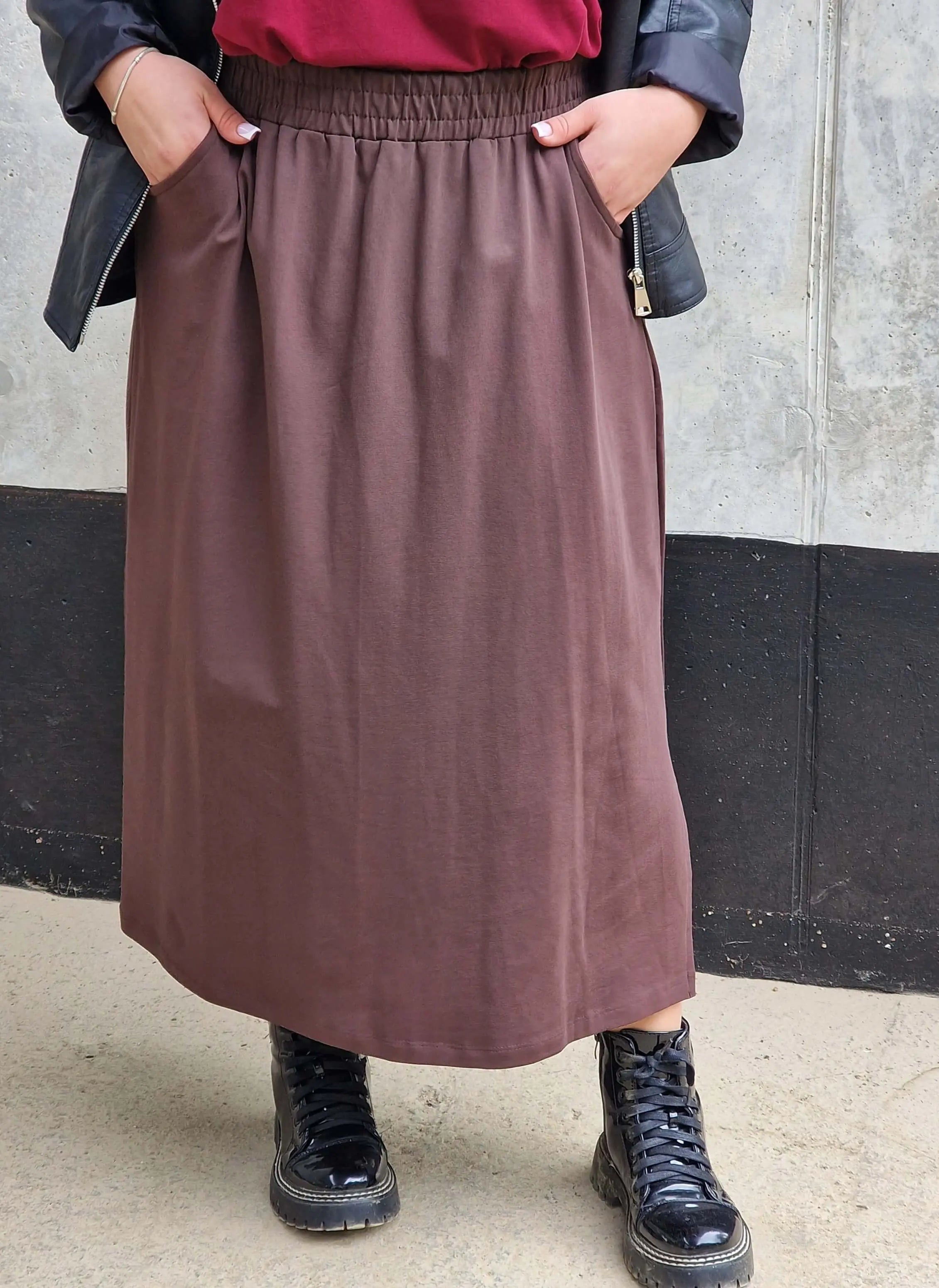 Spódnica midi plus size z kieszeniami – stylowa, wygodna i kobieca Stylowa XL