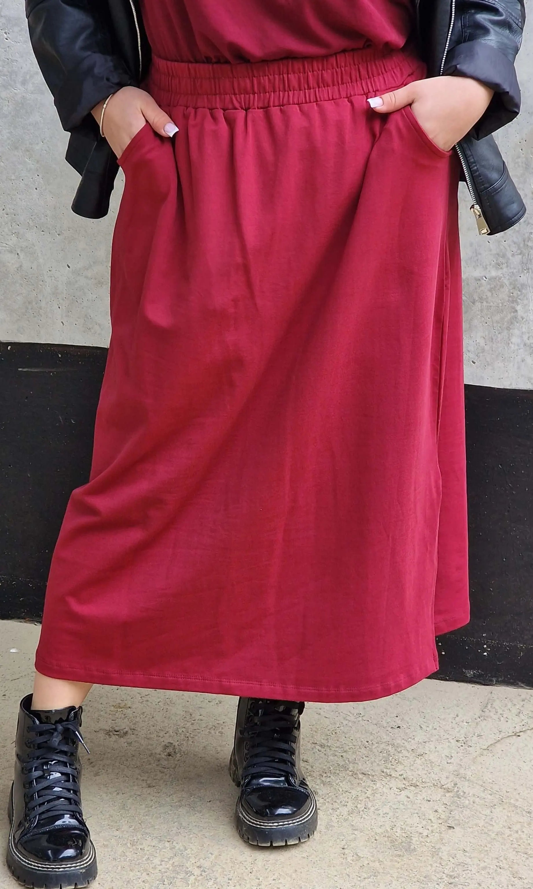 Spódnica midi plus size z kieszeniami – stylowa, wygodna i kobieca Stylowa XL