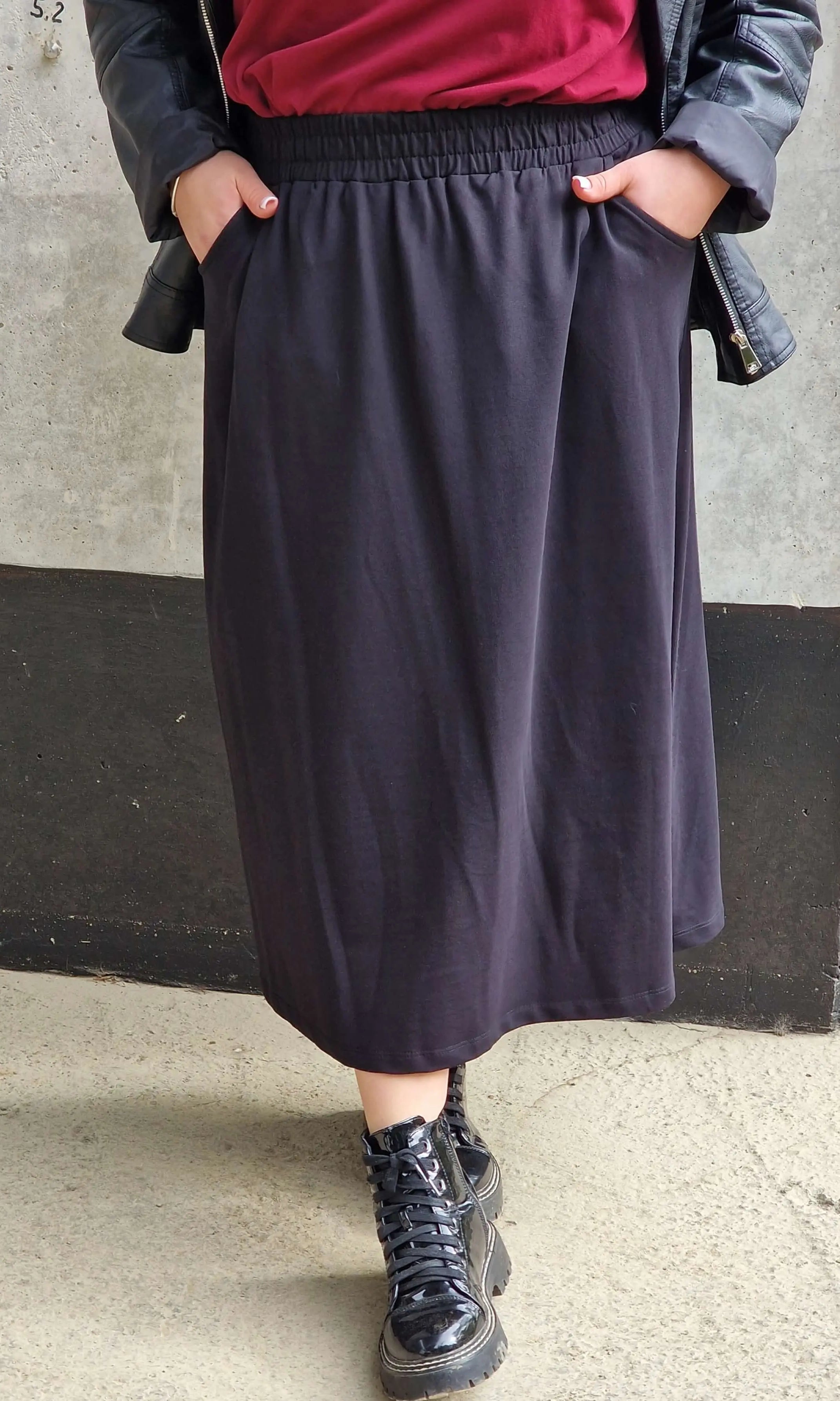 Spódnica midi plus size z kieszeniami – stylowa, wygodna i kobieca Stylowa XL