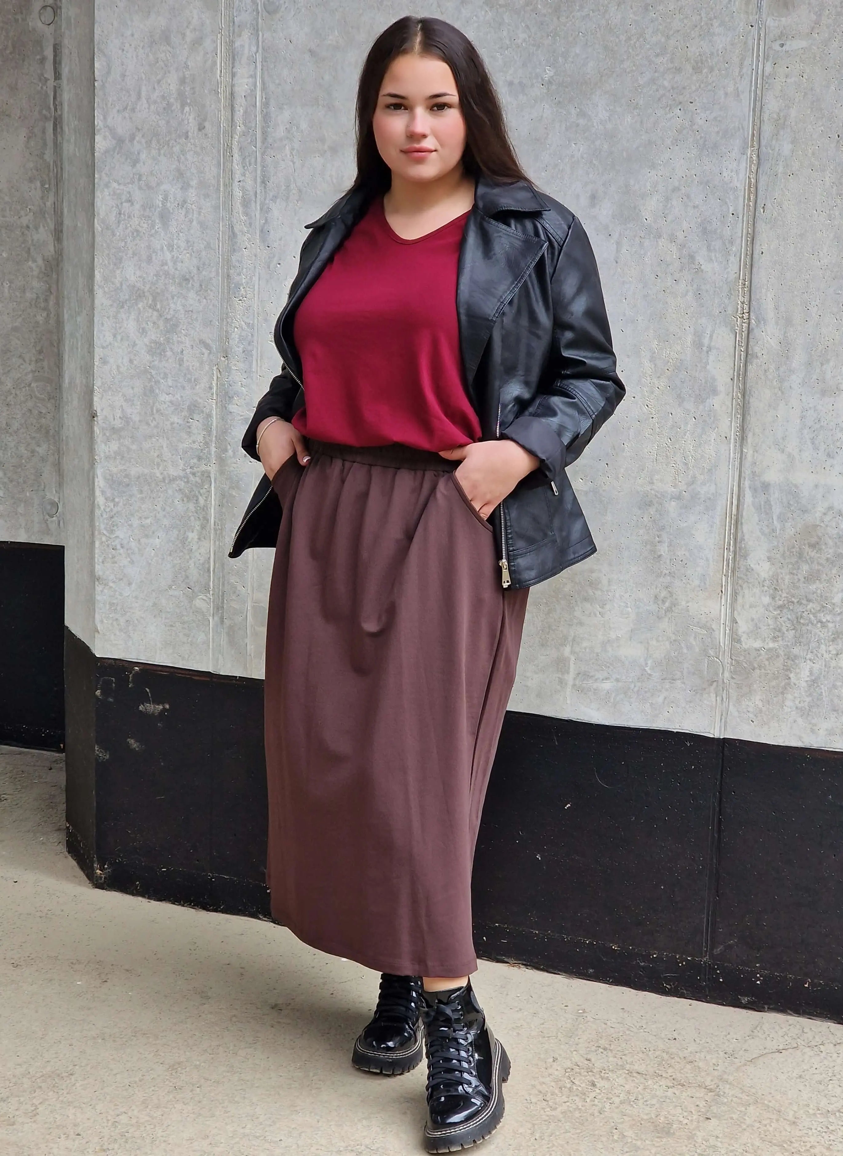 Spódnica midi plus size z kieszeniami – stylowa, wygodna i kobieca Stylowa XL