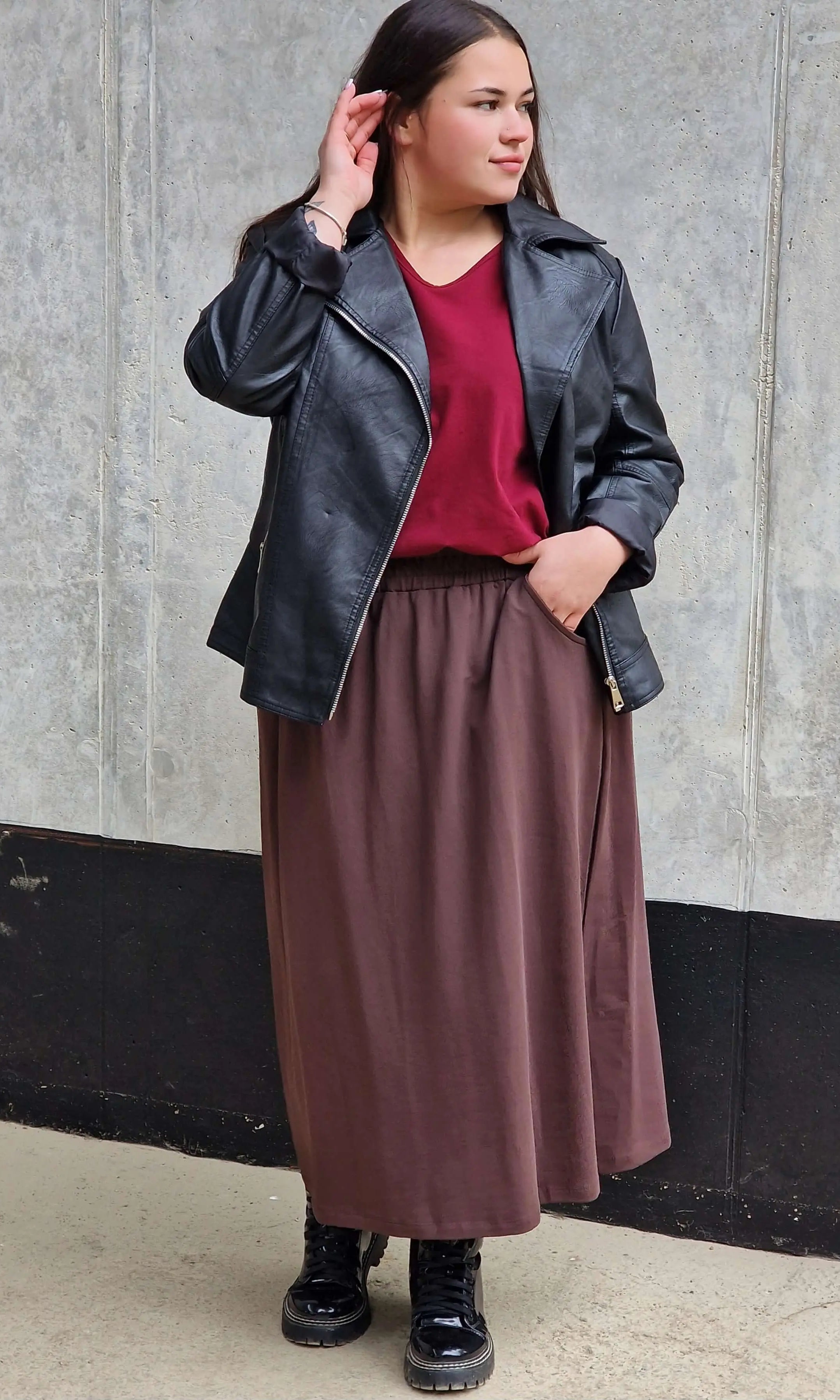 Spódnica midi plus size z kieszeniami – stylowa, wygodna i kobieca Stylowa XL