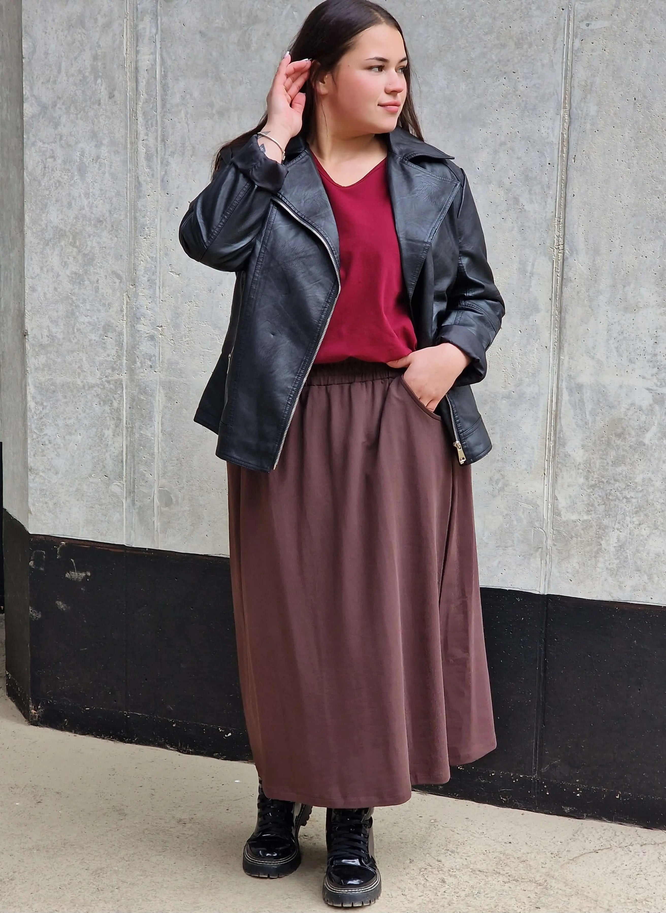 Spódnica midi plus size z kieszeniami – stylowa, wygodna i kobieca Stylowa XL