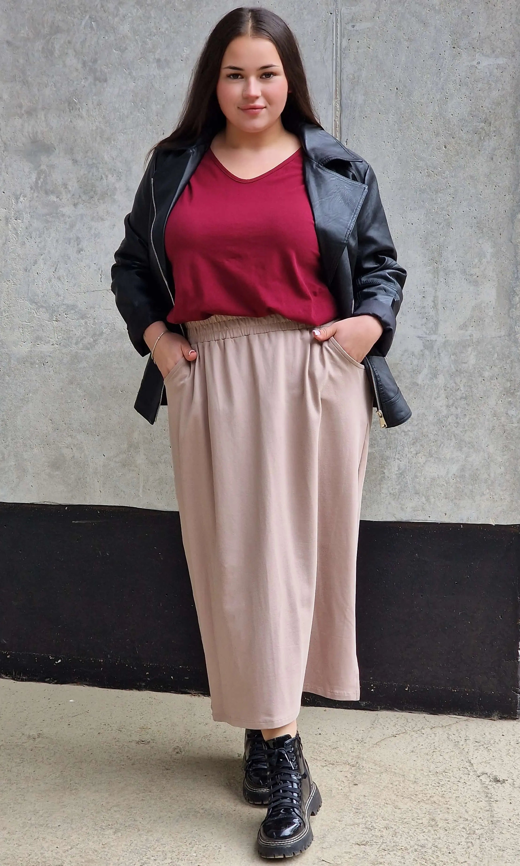 Spódnica midi plus size z kieszeniami – stylowa, wygodna i kobieca Stylowa XL