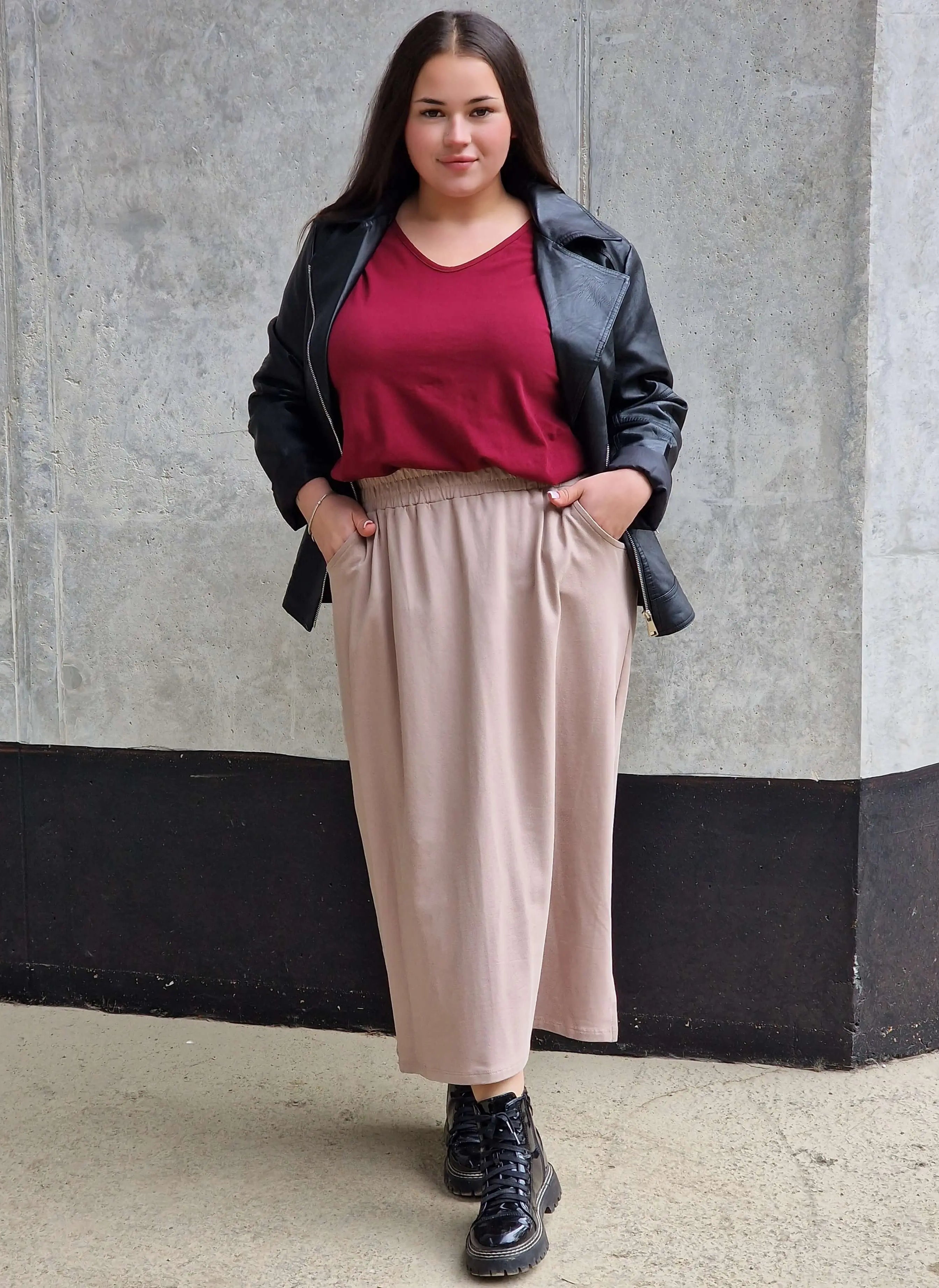 Spódnica midi plus size z kieszeniami – stylowa, wygodna i kobieca Stylowa XL