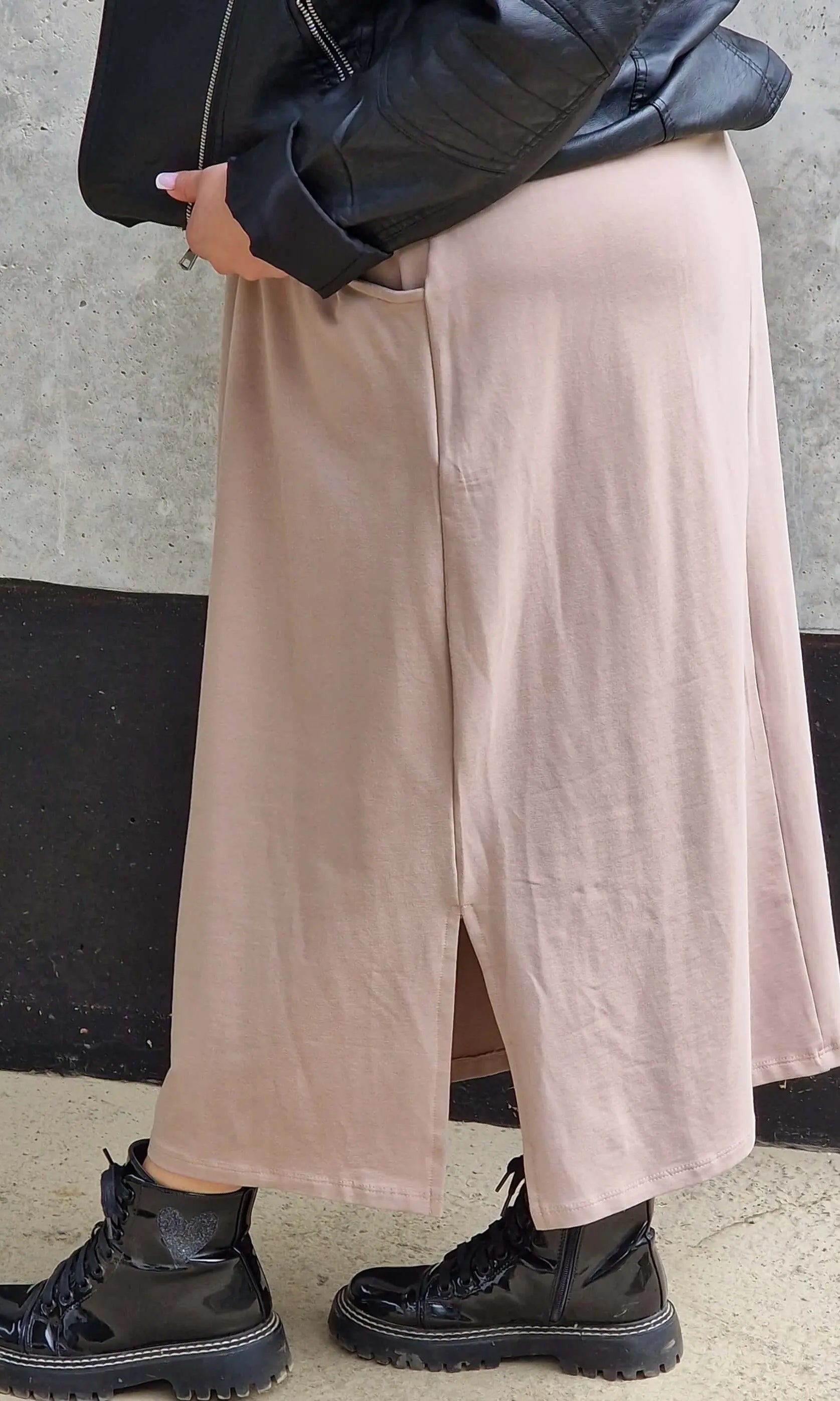 Spódnica midi plus size z kieszeniami – stylowa, wygodna i kobieca Stylowa XL